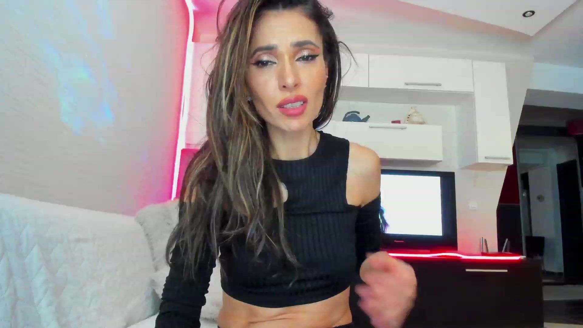 Gallery image thumbnail from SmileyTinaa's myfreecams stream on, 03/03/2023, 04:41 image 19 of 20
