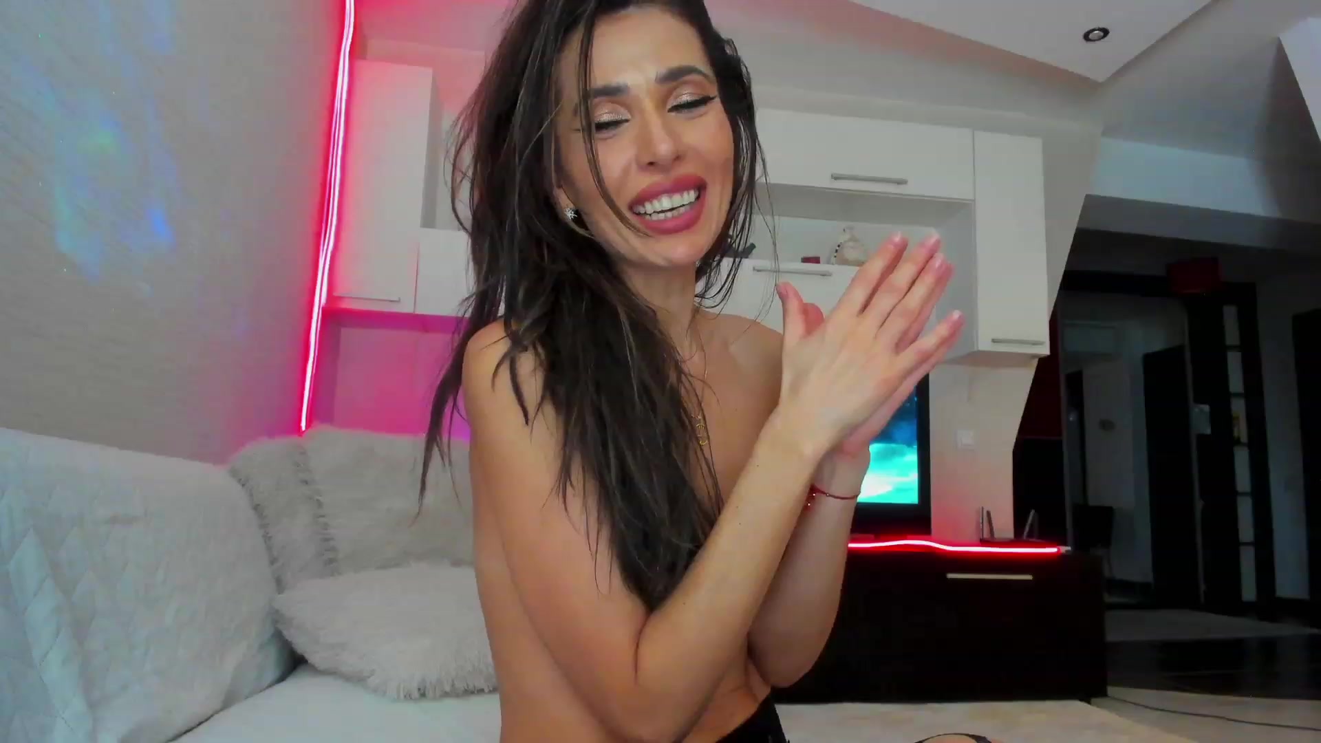 Gallery image thumbnail from SmileyTinaa's myfreecams stream on, 03/03/2023, 05:28 image 20 of 20