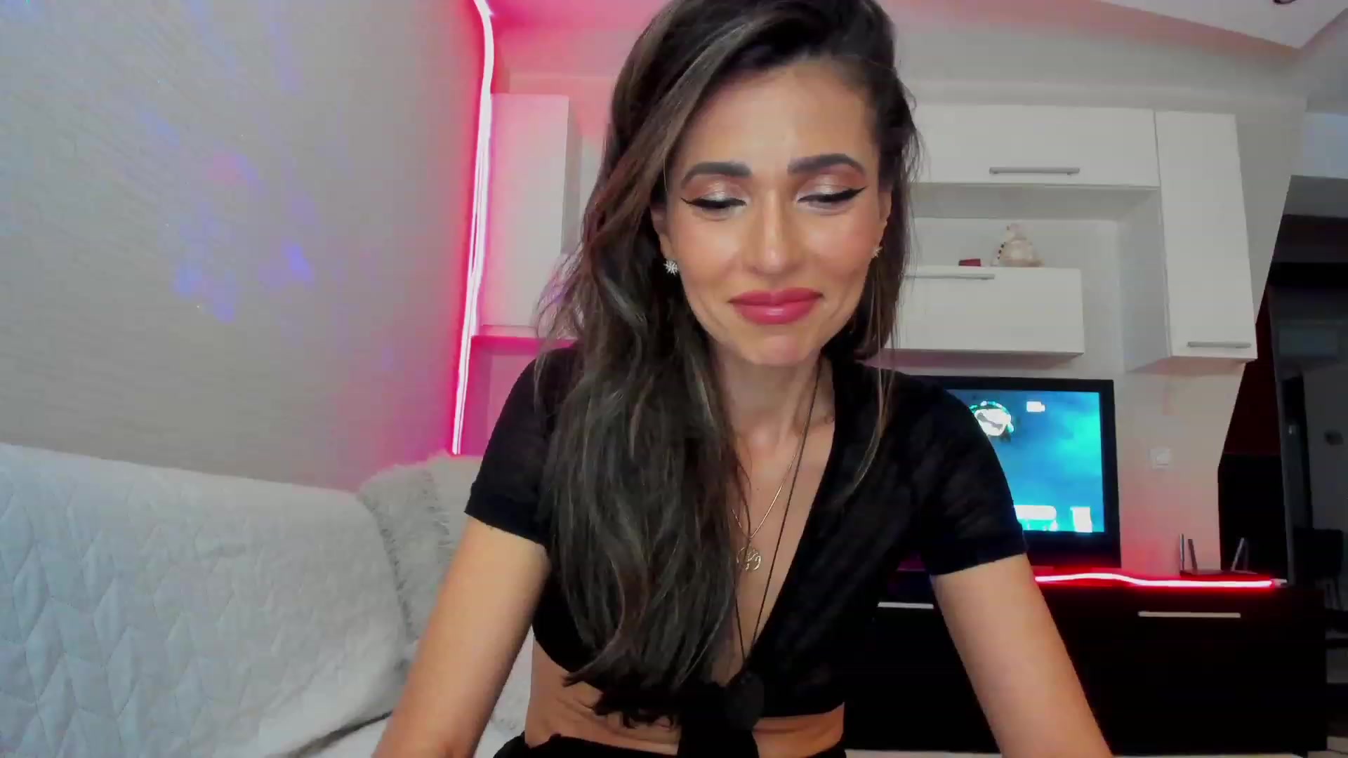 Gallery image thumbnail from SmileyTinaa's myfreecams stream on, 03/04/2023, 24:04 image 14 of 20