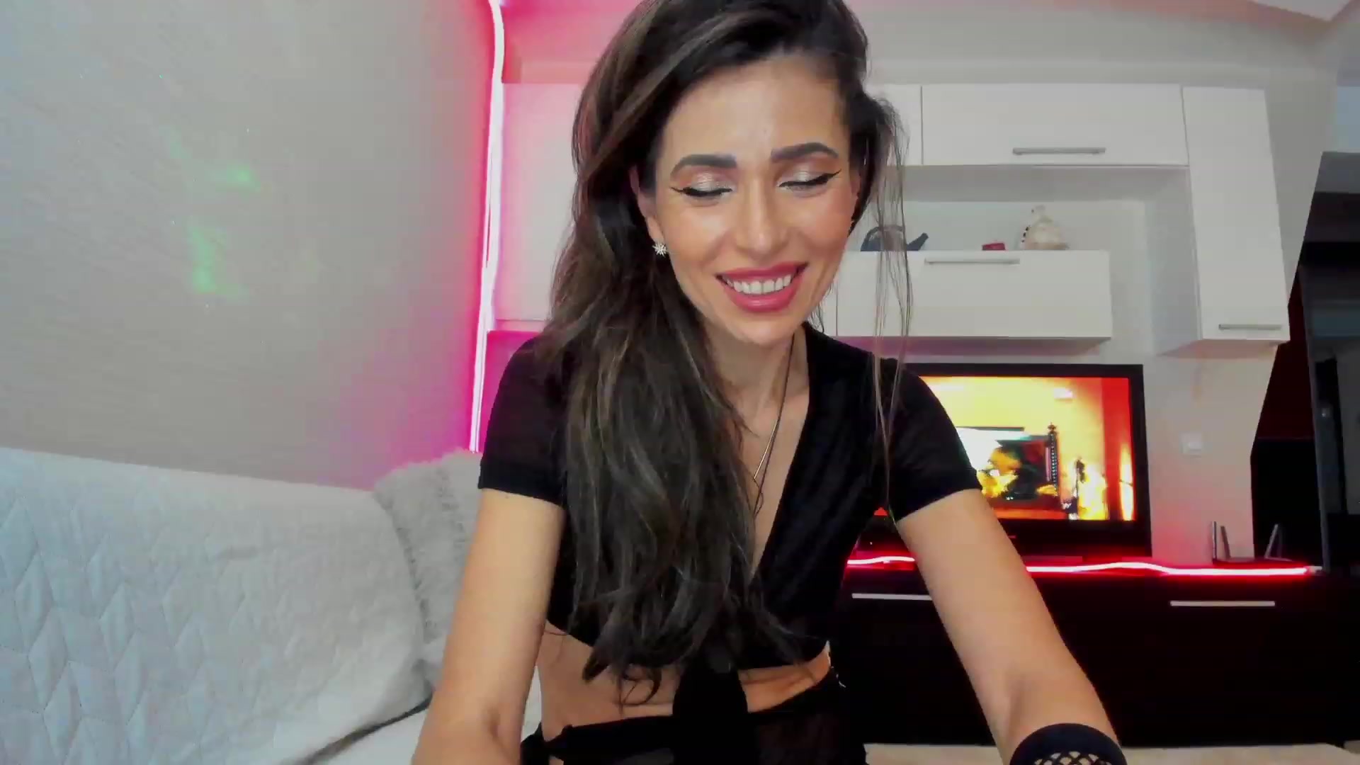 Gallery image thumbnail from SmileyTinaa's myfreecams stream on, 03/04/2023, 24:04 image 13 of 20