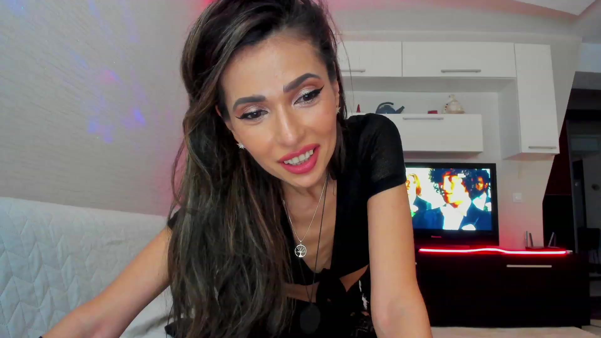 Gallery image thumbnail from SmileyTinaa's myfreecams stream on, 03/04/2023, 24:04 image 15 of 20