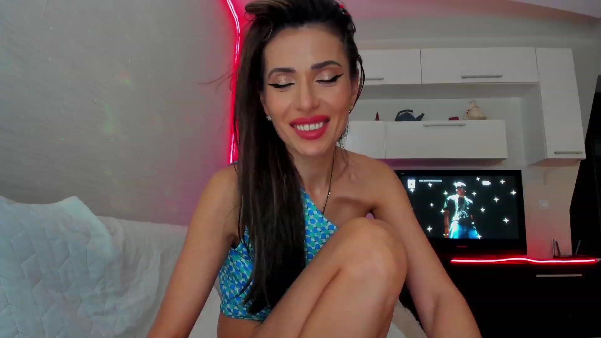 Gallery image thumbnail from SmileyTinaa's myfreecams stream on, 03/07/2023, 01:47 image 2 of 20