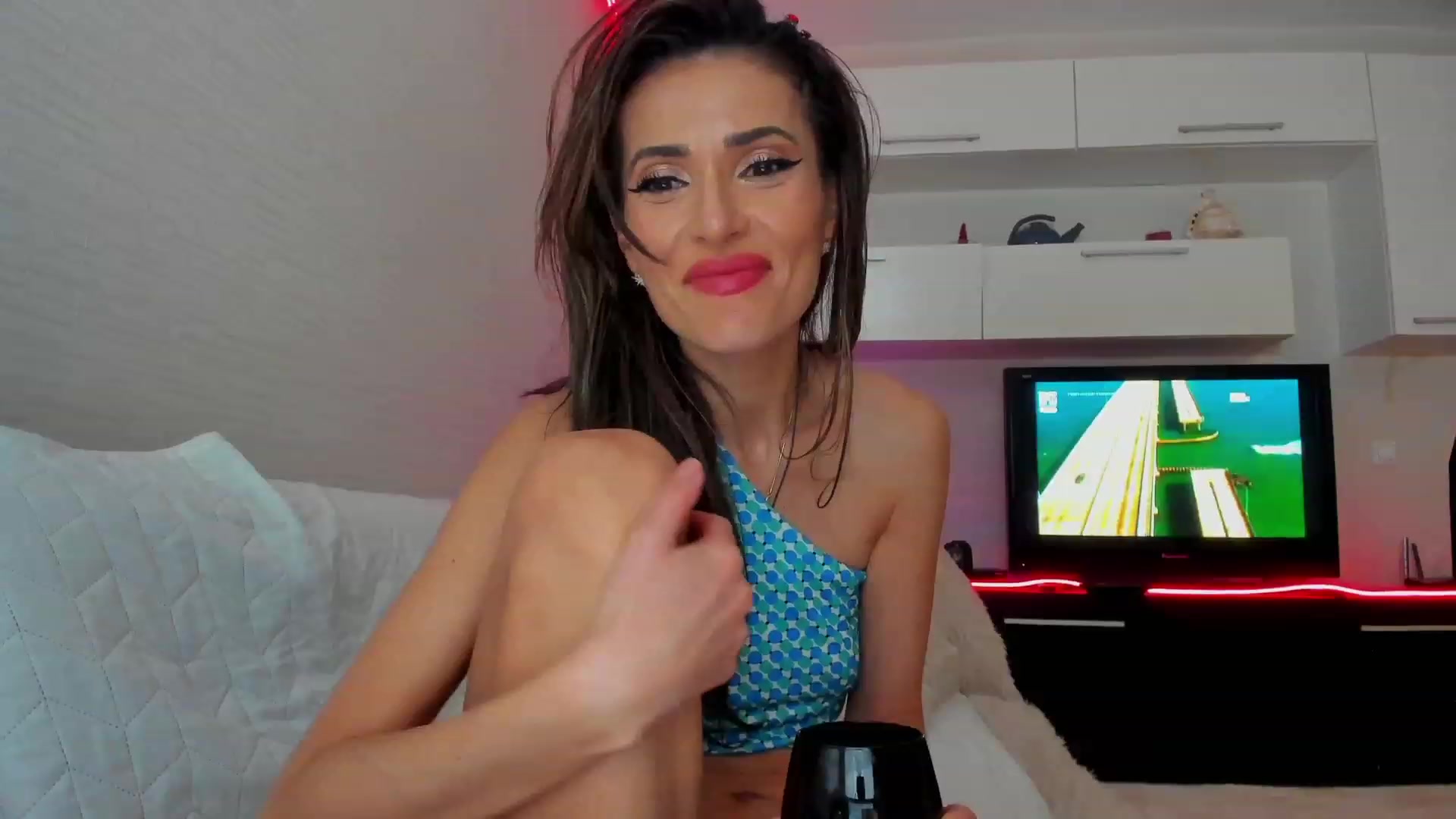 Gallery image thumbnail from SmileyTinaa's myfreecams stream on, 03/07/2023, 01:47 image 6 of 20
