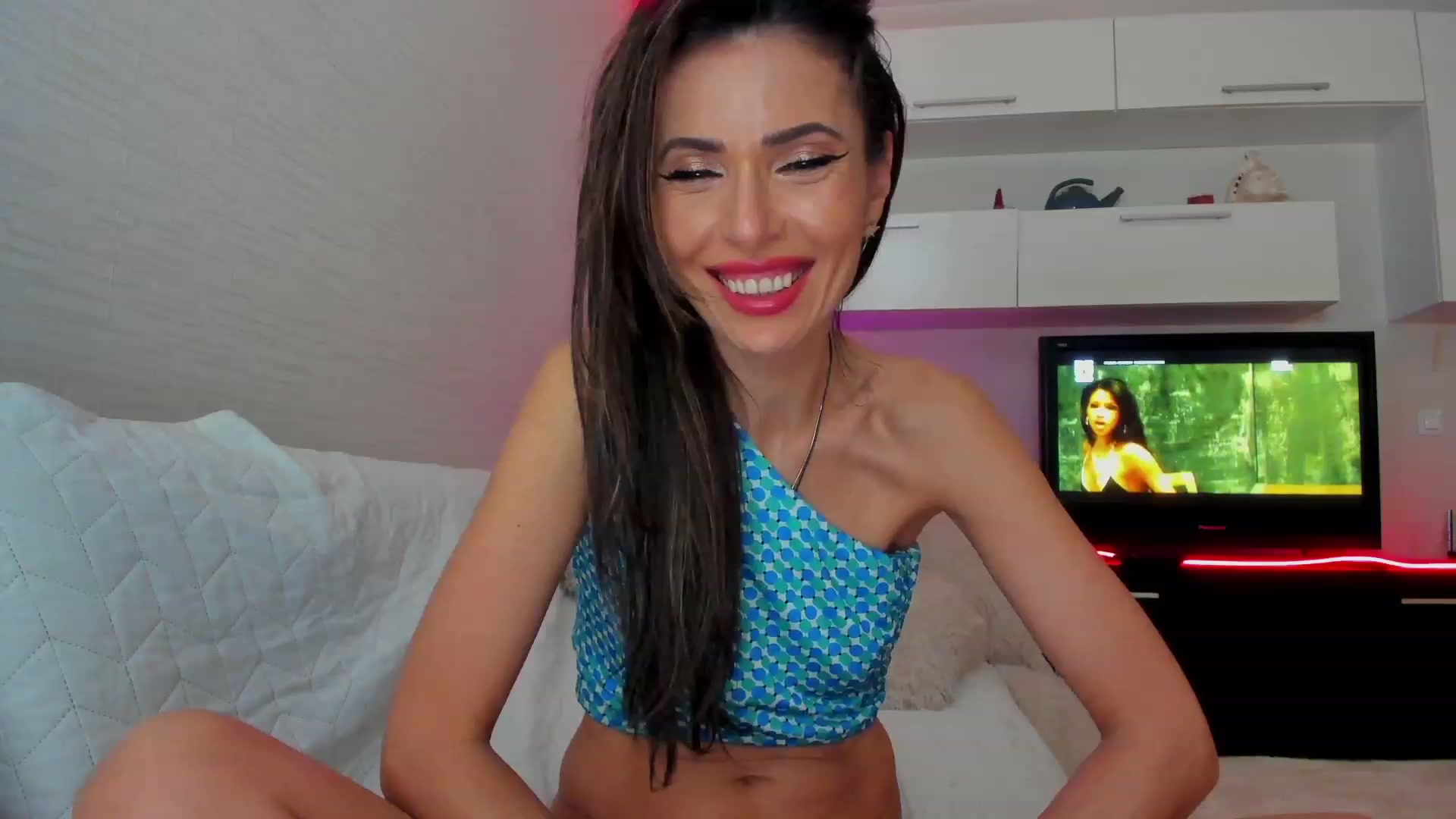 Gallery image thumbnail from SmileyTinaa's myfreecams stream on, 03/07/2023, 01:47 image 17 of 20
