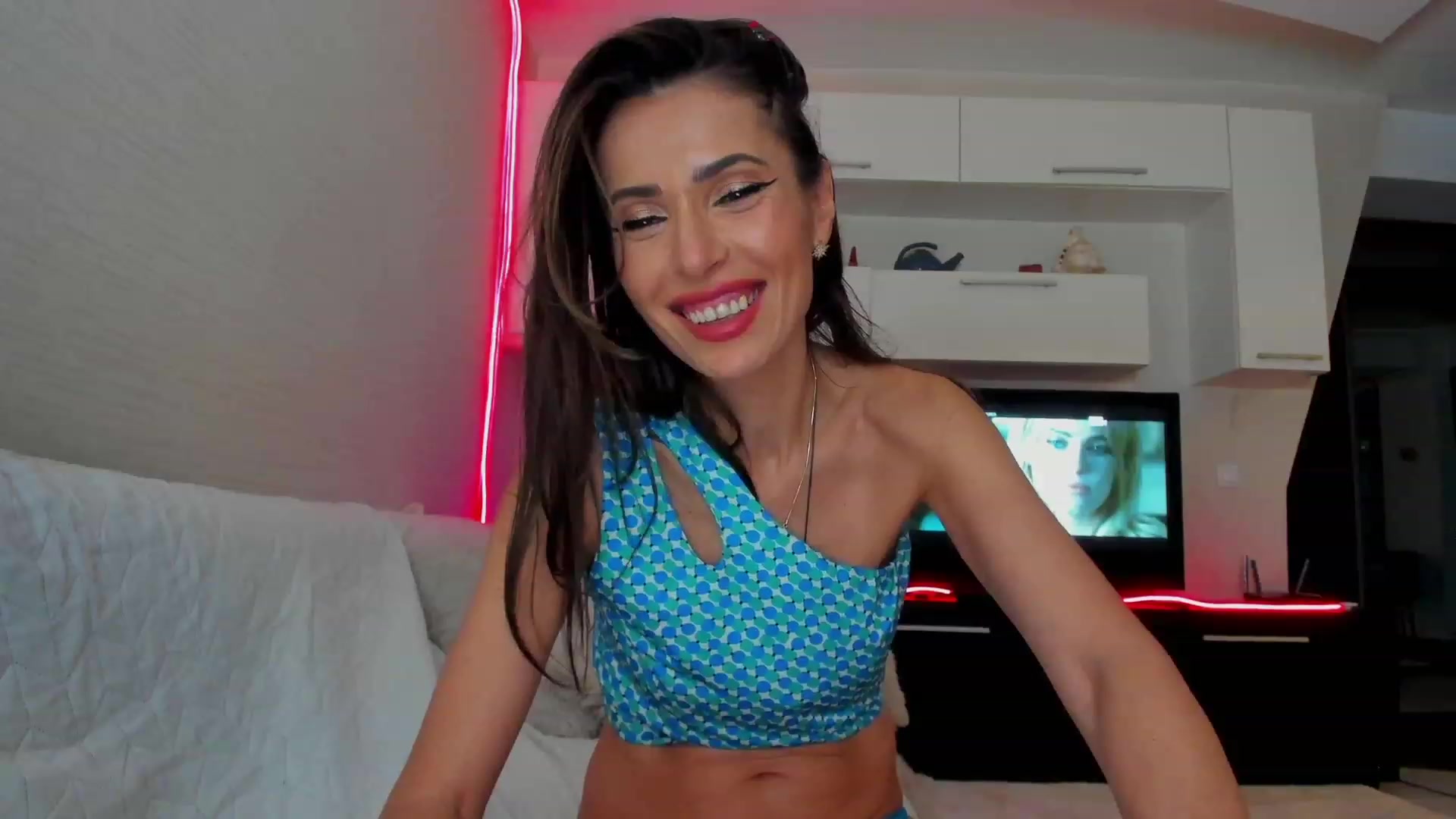 Gallery image thumbnail from SmileyTinaa's myfreecams stream on, 03/07/2023, 03:01 image 18 of 20
