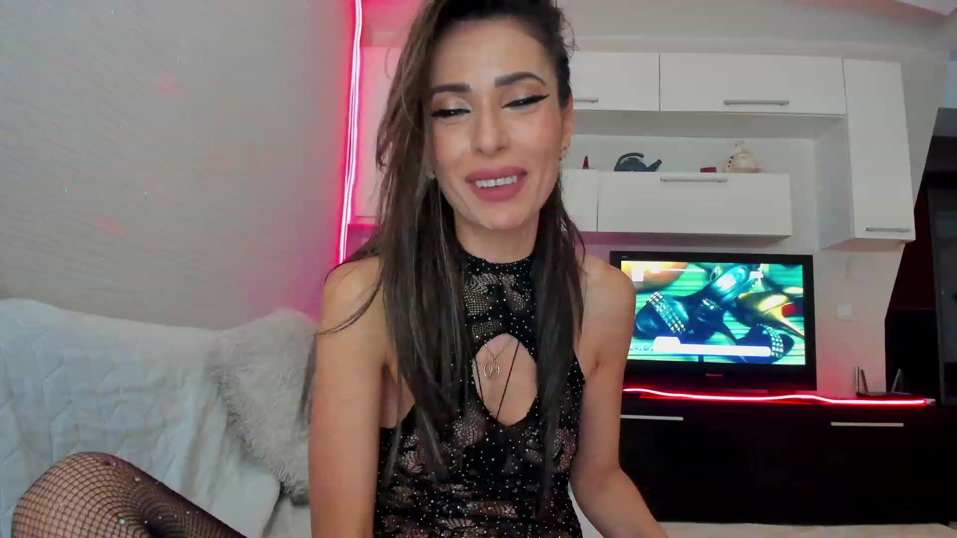 Gallery image thumbnail from SmileyTinaa's myfreecams stream on, 03/09/2023, 24:06 image 1 of 20