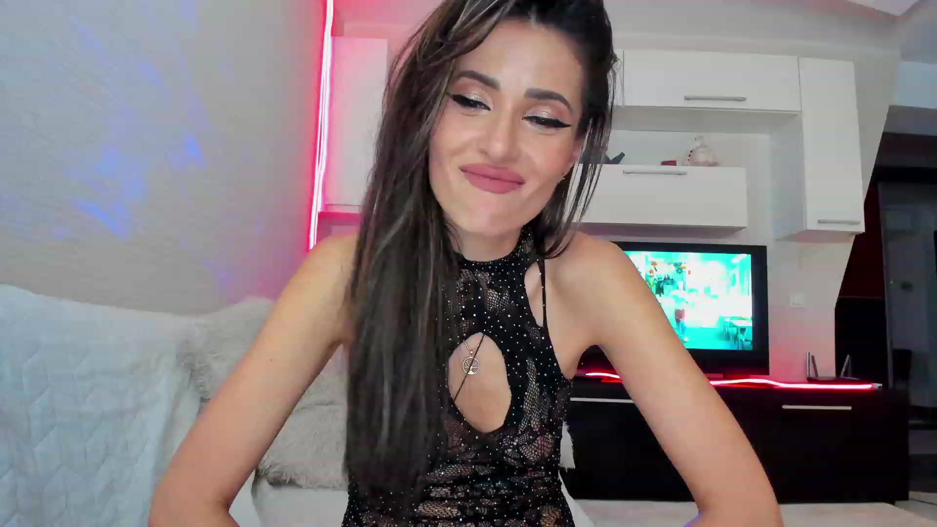 Gallery image thumbnail from SmileyTinaa's myfreecams stream on, 03/09/2023, 24:06 image 13 of 20