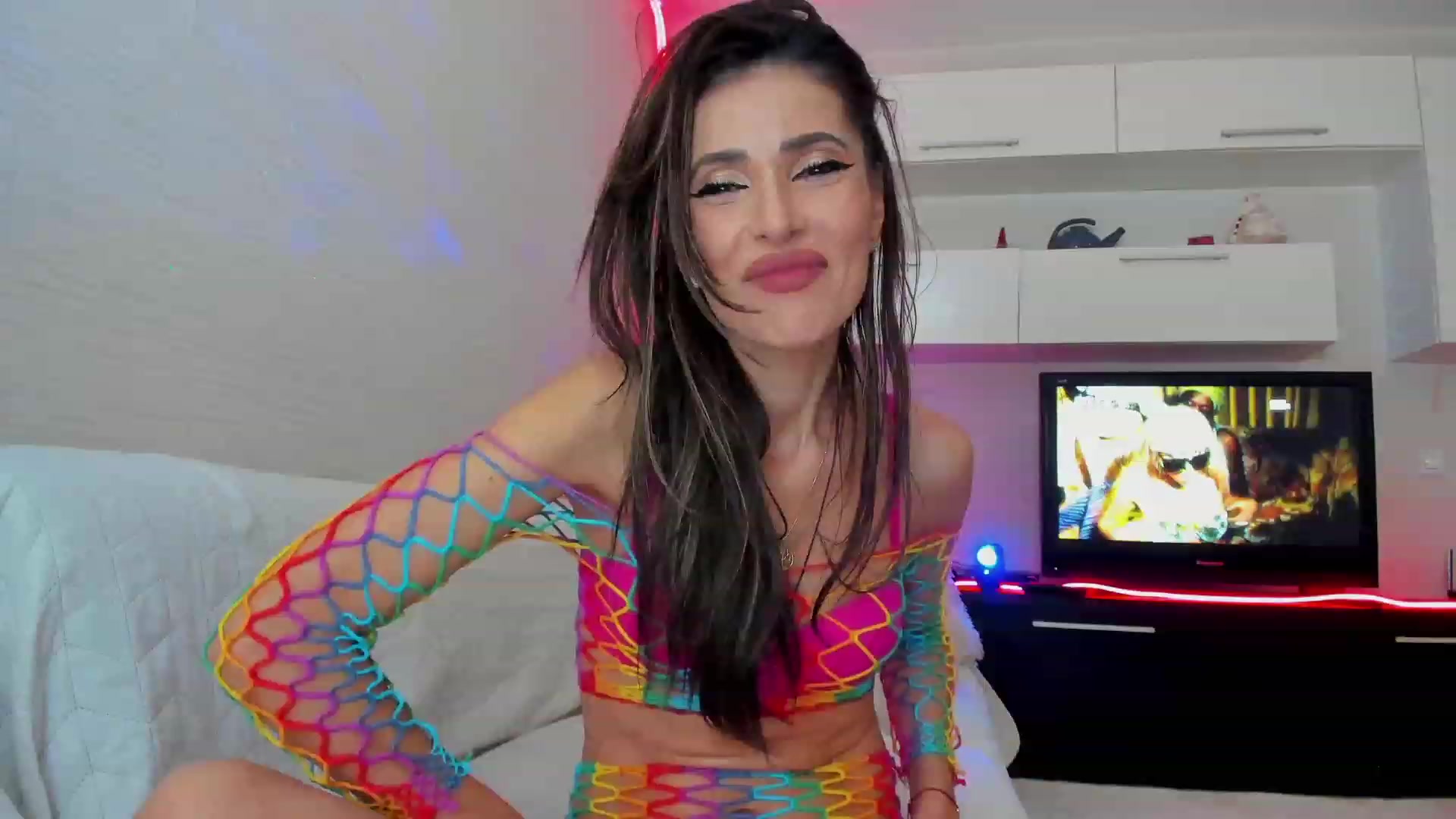 Gallery image thumbnail from SmileyTinaa's myfreecams stream on, 03/09/2023, 23:40 image 19 of 20