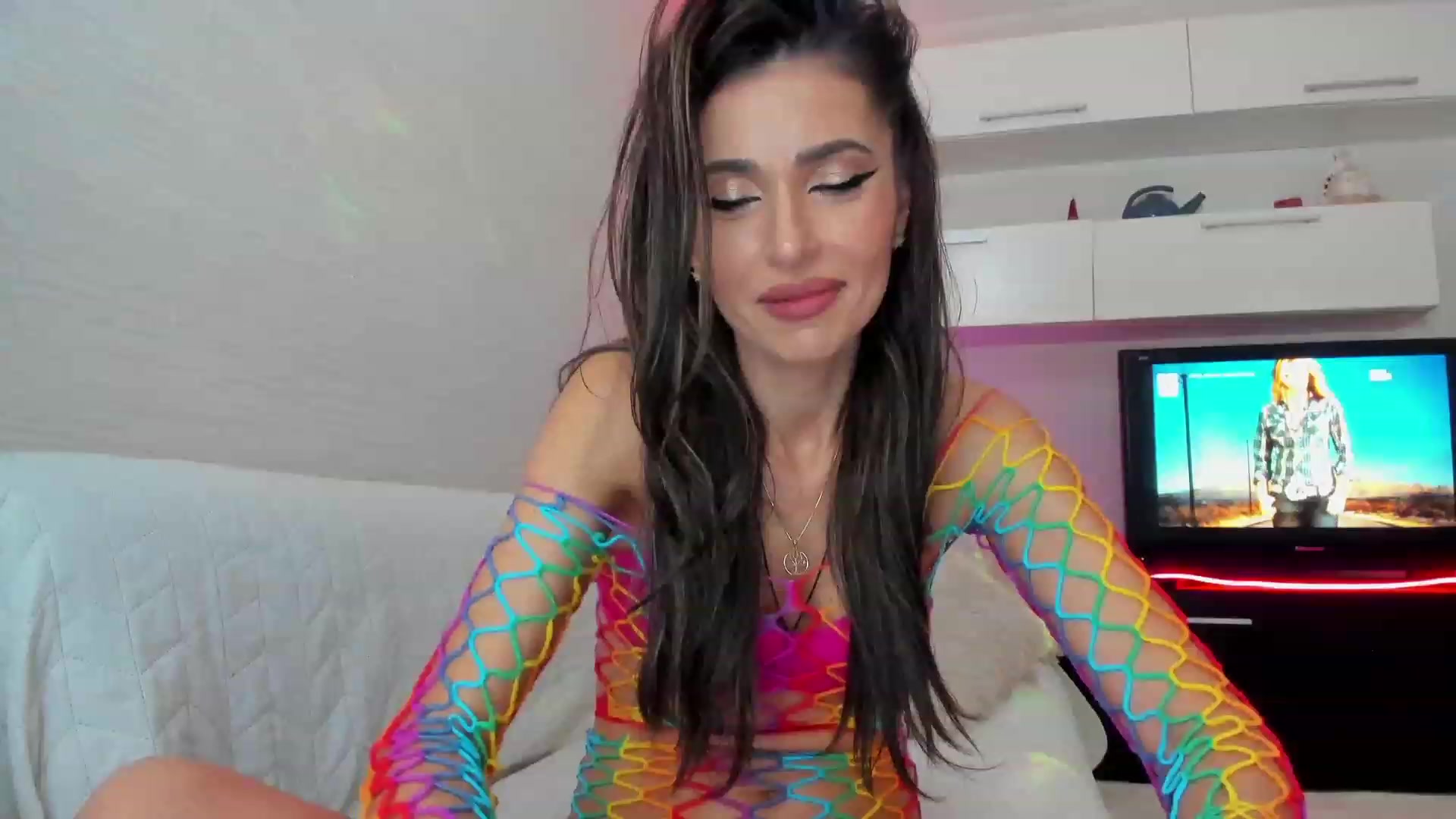 Gallery image thumbnail from SmileyTinaa's myfreecams stream on, 03/09/2023, 23:40 image 6 of 20