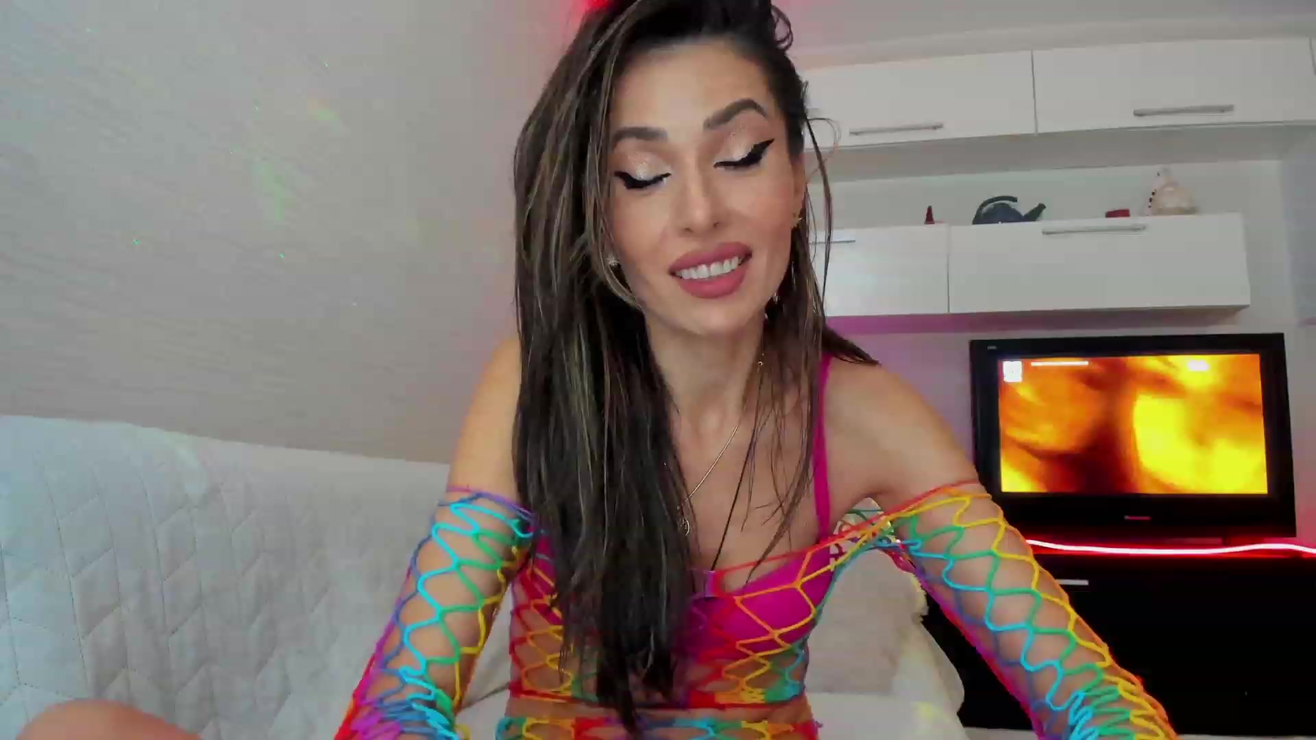 Gallery image thumbnail from SmileyTinaa's myfreecams stream on, 03/10/2023, 01:04 image 3 of 20