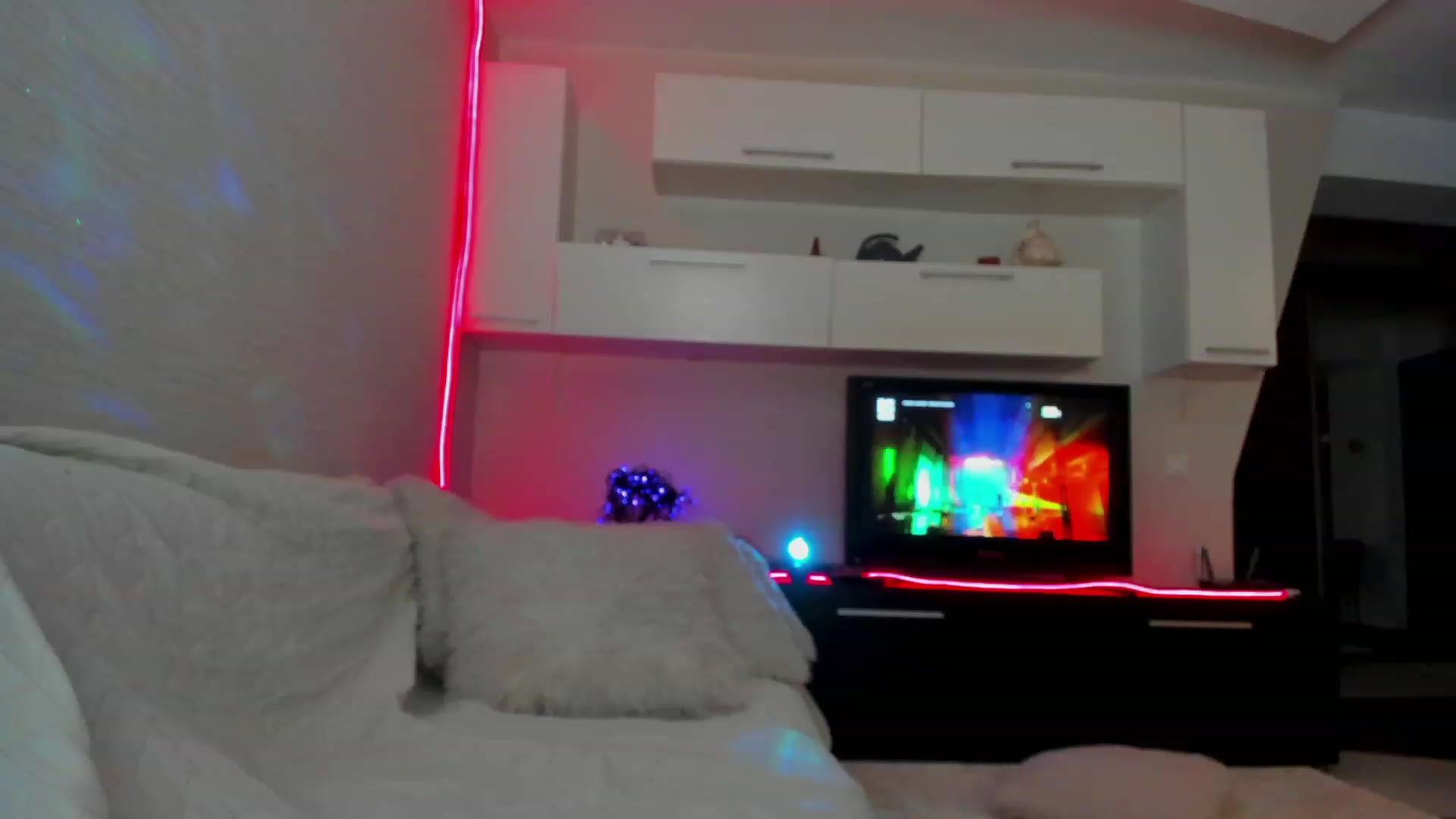 Gallery image thumbnail from SmileyTinaa's myfreecams stream on, 03/10/2023, 03:43 image 13 of 20