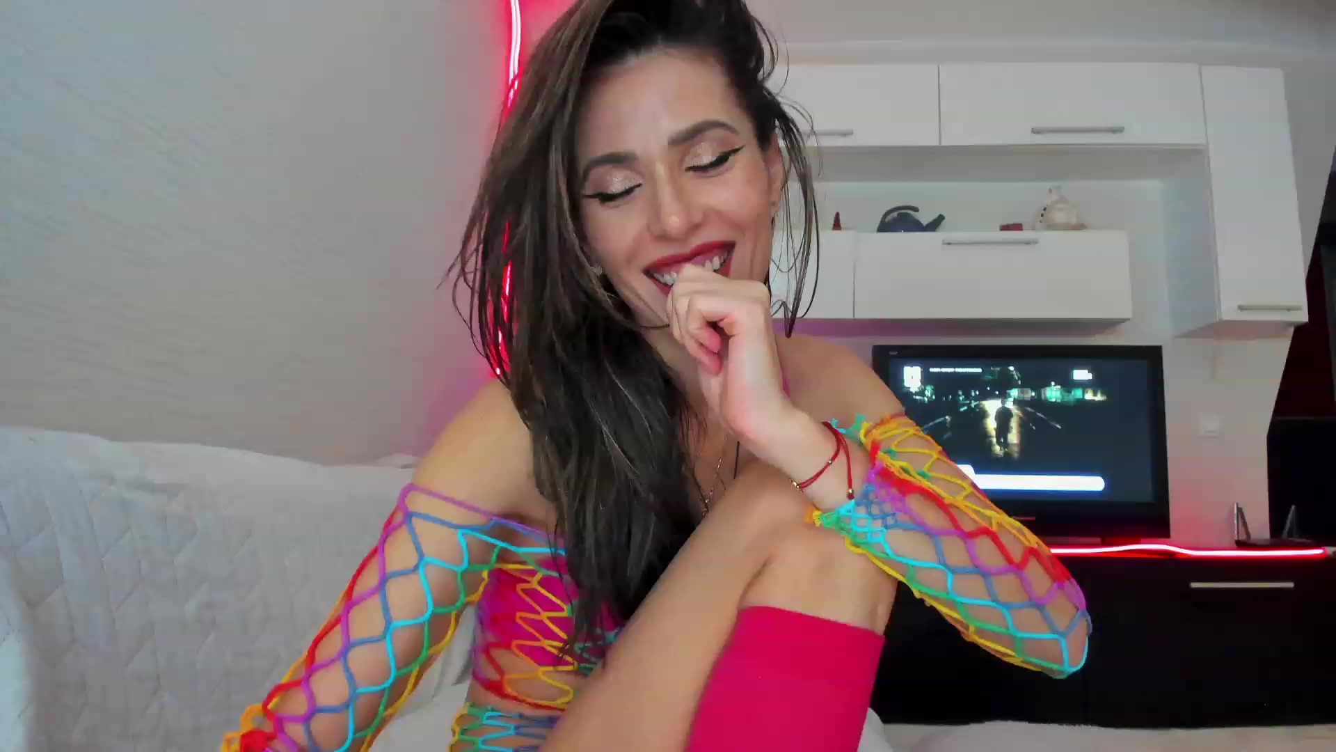 Gallery image thumbnail from SmileyTinaa's myfreecams stream on, 03/10/2023, 06:14 image 6 of 20