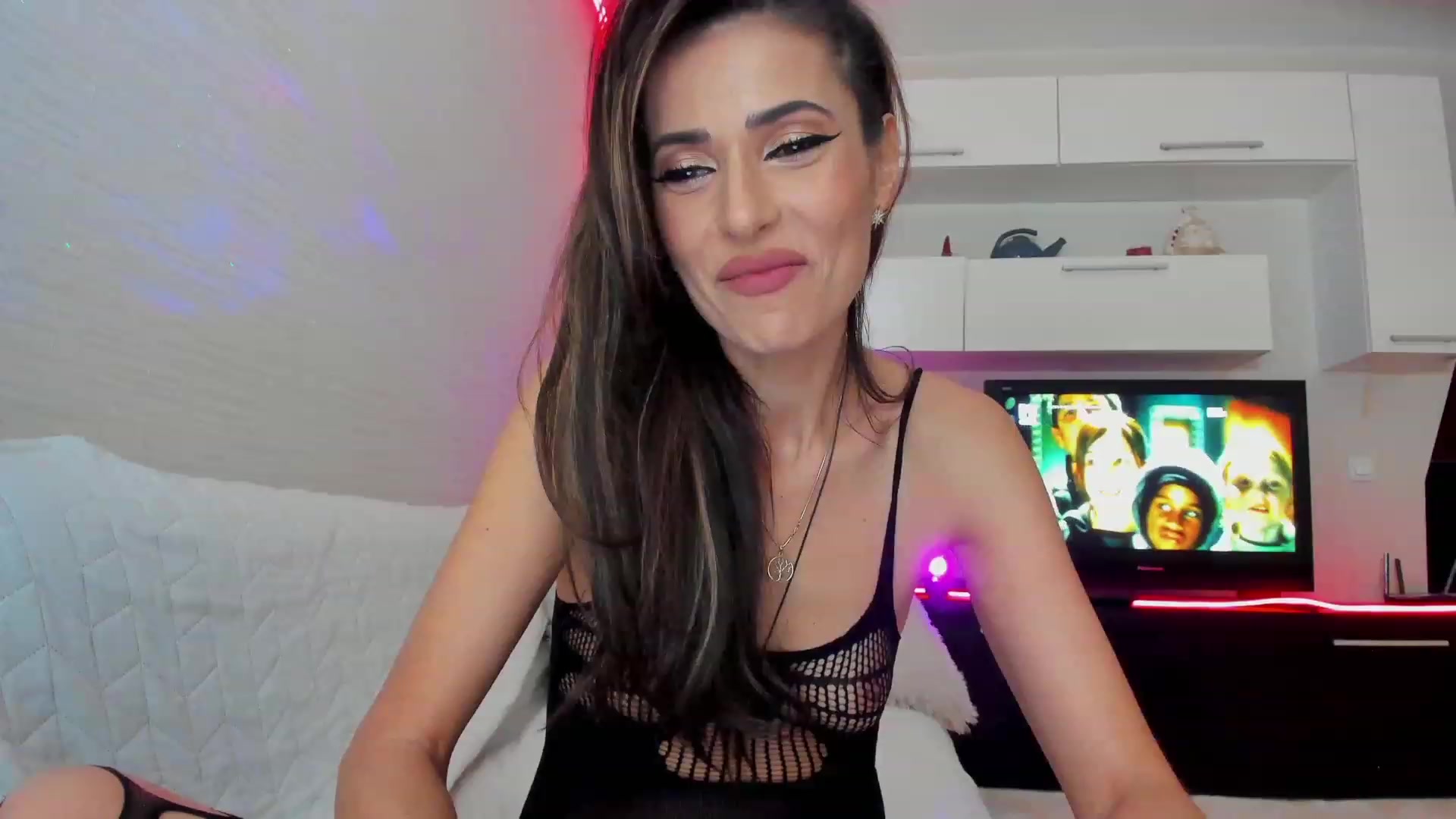 Gallery image thumbnail from SmileyTinaa's myfreecams stream on, 03/11/2023, 24:22 image 8 of 20