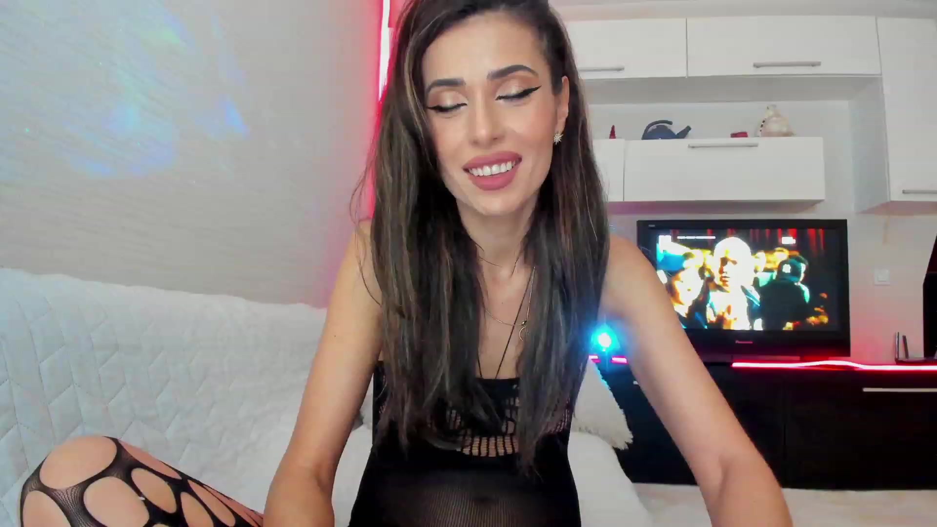 Gallery image thumbnail from SmileyTinaa's myfreecams stream on, 03/11/2023, 24:22 image 6 of 20