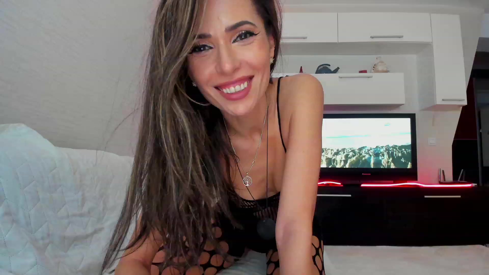 Gallery image thumbnail from SmileyTinaa's myfreecams stream on, 03/11/2023, 04:20 image 13 of 20