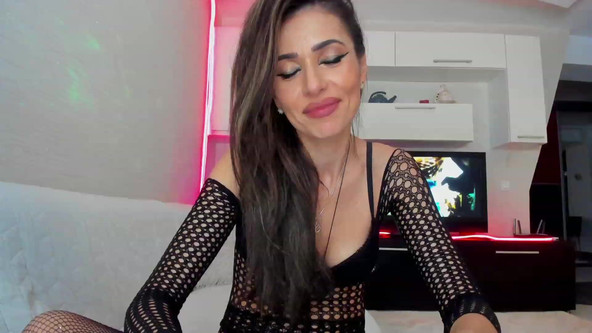 Gallery image thumbnail from SmileyTinaa's myfreecams stream on, 03/14/2023, 24:51 image 11 of 20