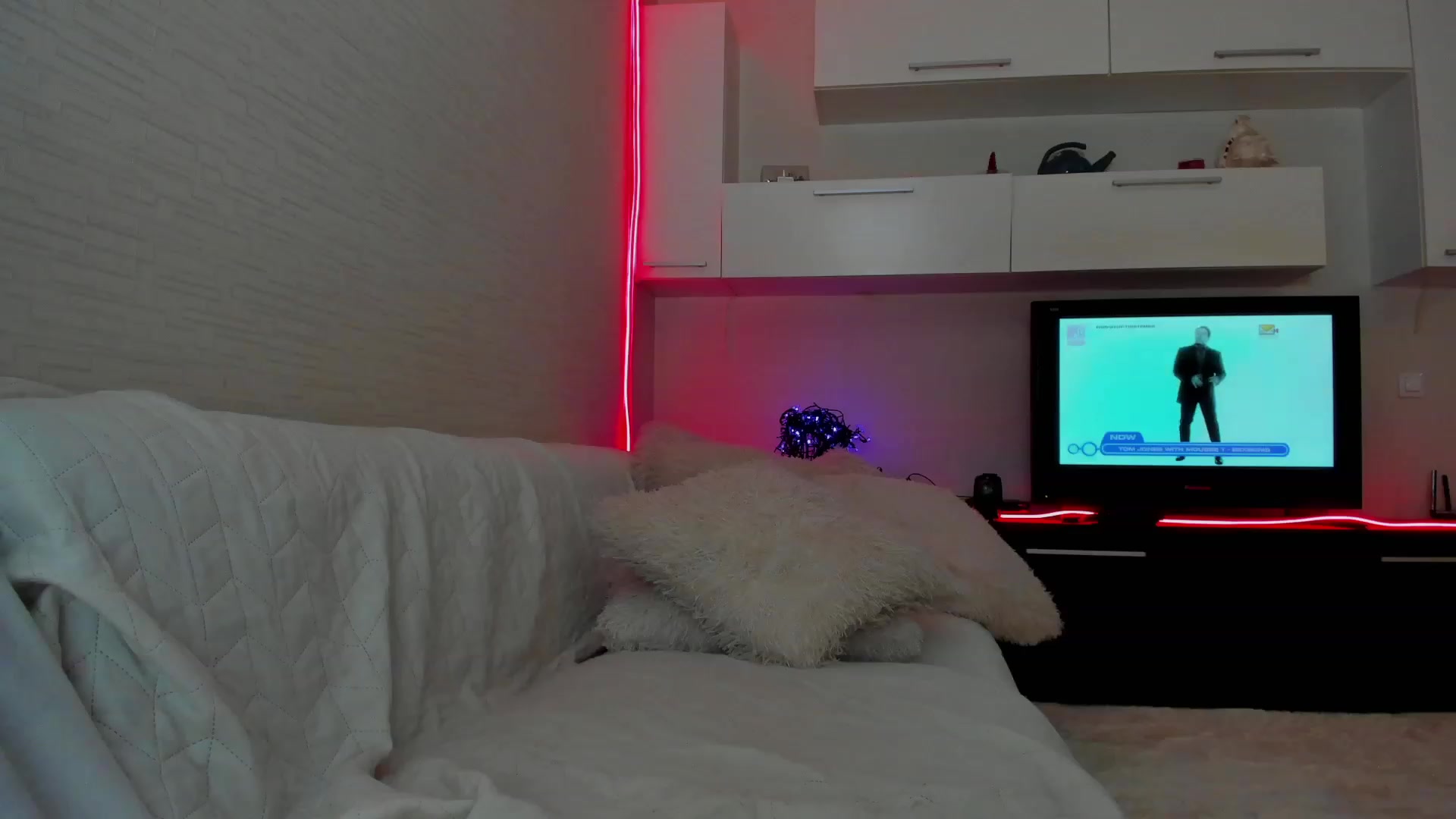 Gallery image thumbnail from SmileyTinaa's myfreecams stream on, 03/14/2023, 03:06 image 9 of 20