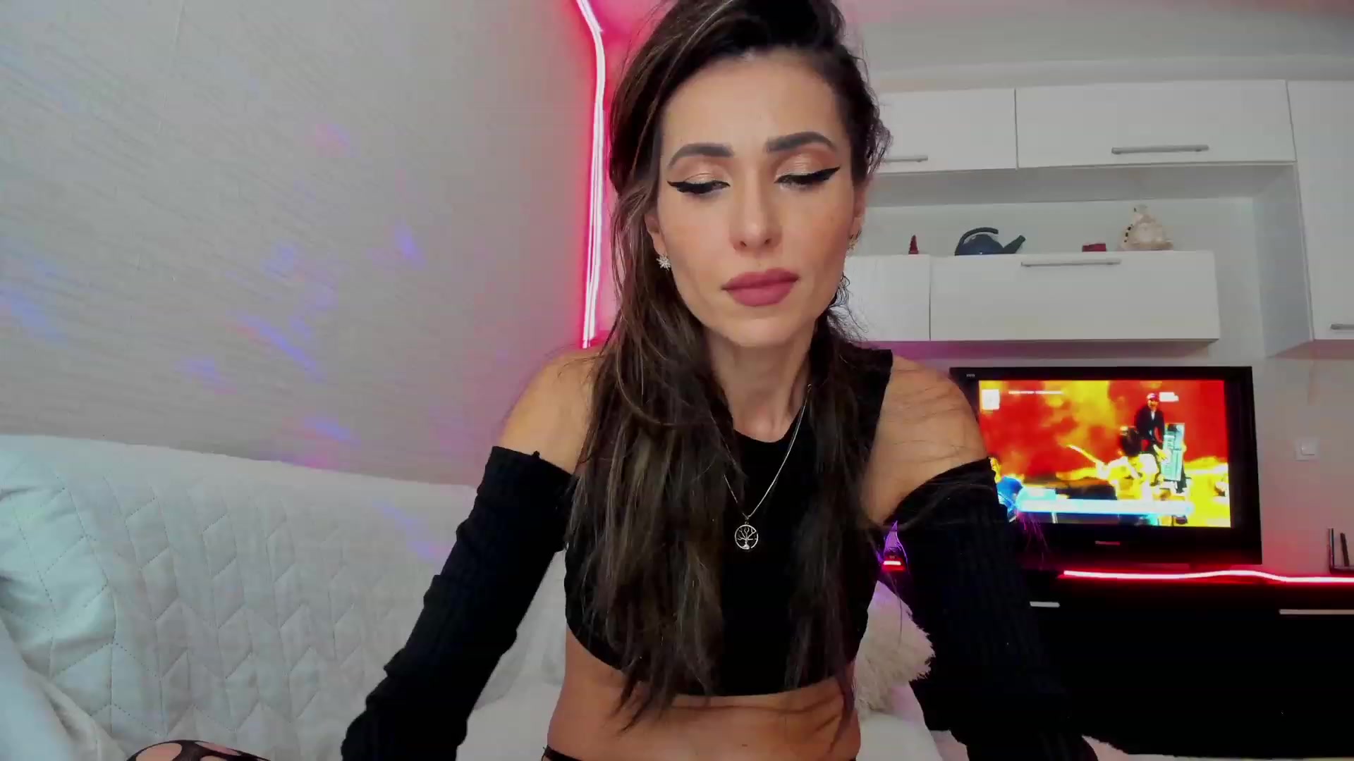 Gallery image thumbnail from SmileyTinaa's myfreecams stream on, 03/15/2023, 21:54 image 5 of 20