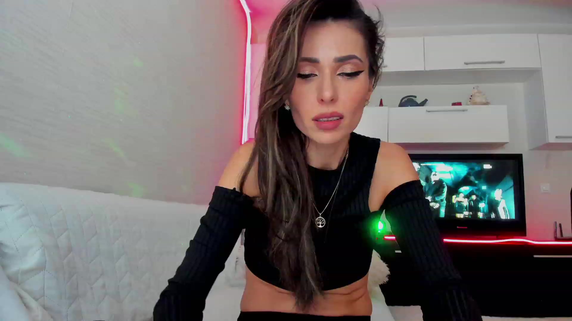 Gallery image thumbnail from SmileyTinaa's myfreecams stream on, 03/15/2023, 21:54 image 13 of 20