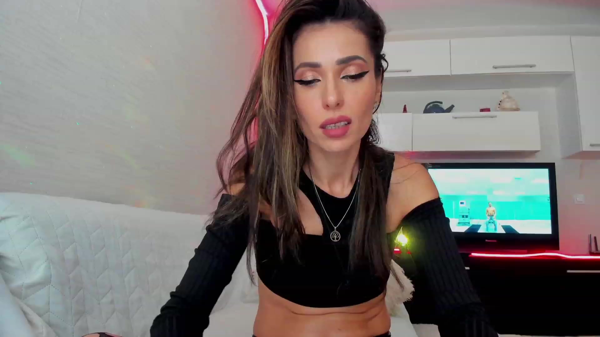 Gallery image thumbnail from SmileyTinaa's myfreecams stream on, 03/15/2023, 21:54 image 7 of 20