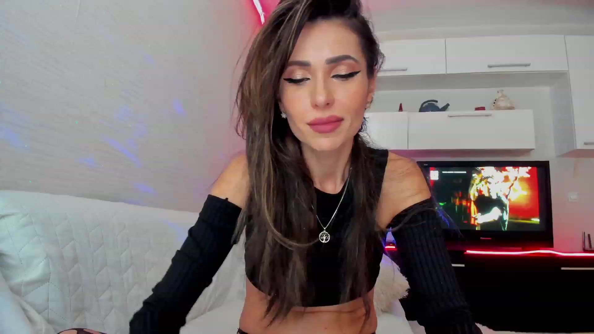 Gallery image thumbnail from SmileyTinaa's myfreecams stream on, 03/15/2023, 21:54 image 1 of 20