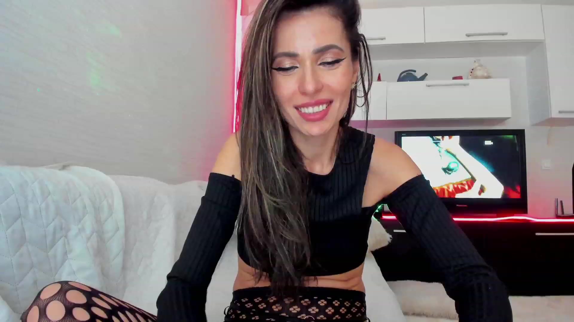 Gallery image thumbnail from SmileyTinaa's myfreecams stream on, 03/16/2023, 04:45 image 8 of 20