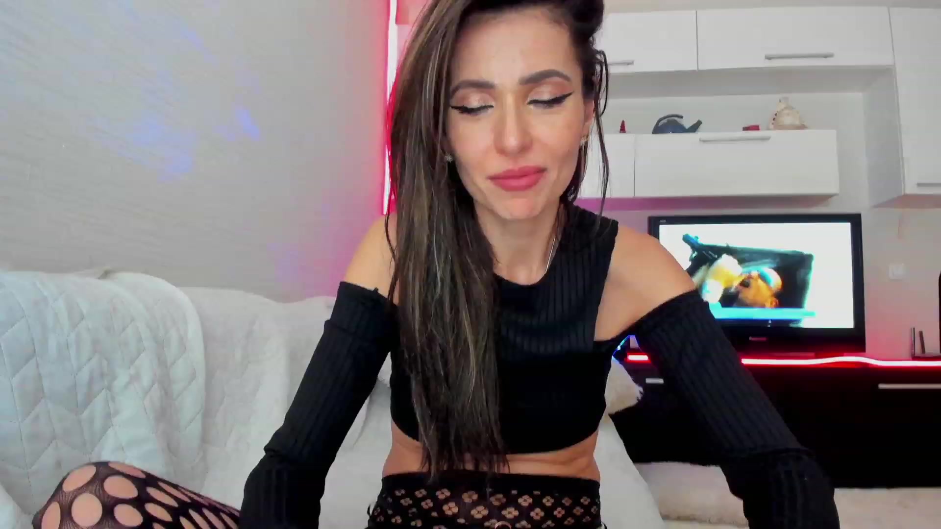 Gallery image thumbnail from SmileyTinaa's myfreecams stream on, 03/16/2023, 04:45 image 5 of 20