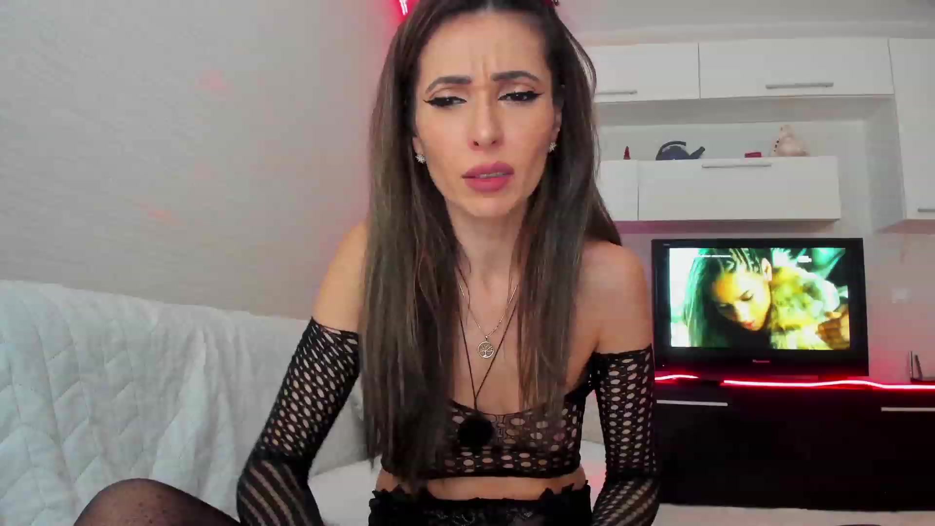 Gallery image thumbnail from SmileyTinaa's myfreecams stream on, 03/16/2023, 23:25 image 10 of 20