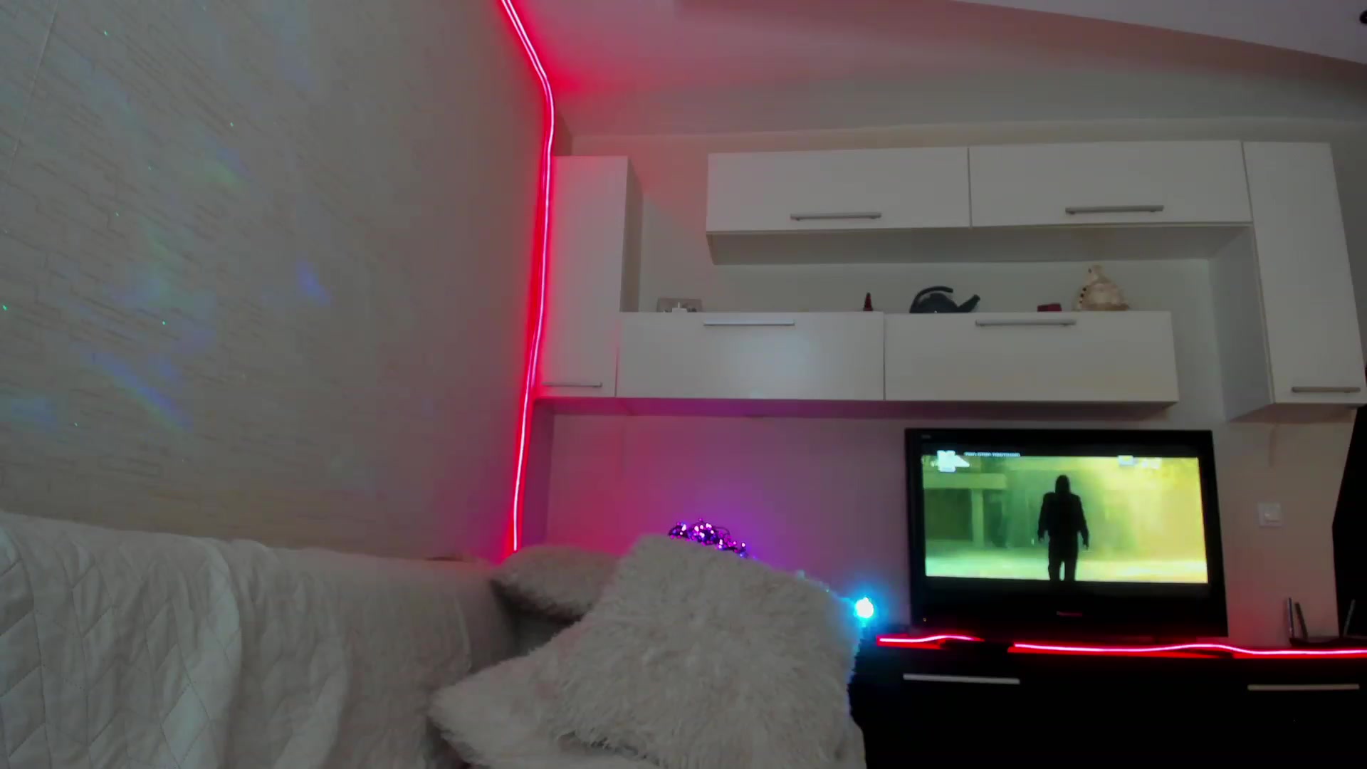 Gallery image thumbnail from SmileyTinaa's myfreecams stream on, 03/17/2023, 03:29 image 17 of 20