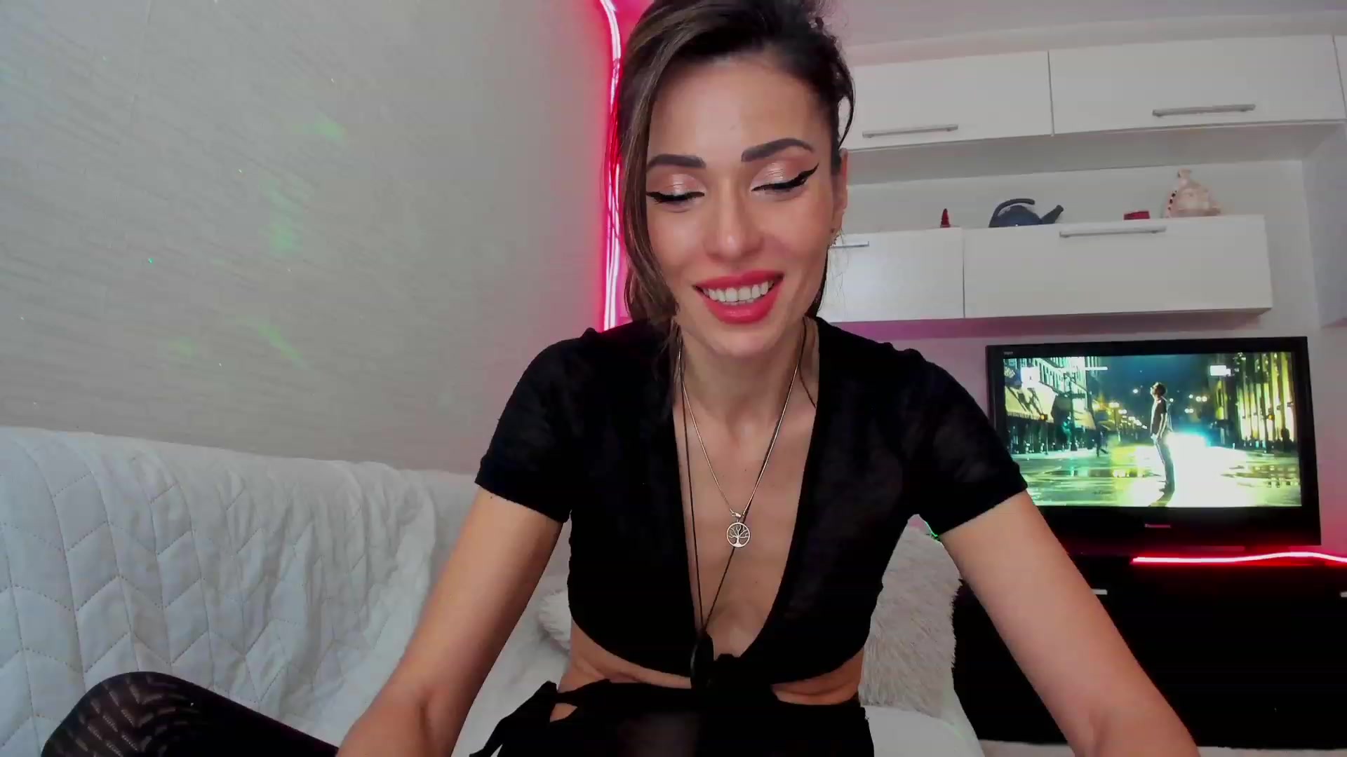 Gallery image thumbnail from SmileyTinaa's myfreecams stream on, 03/17/2023, 23:41 image 18 of 20