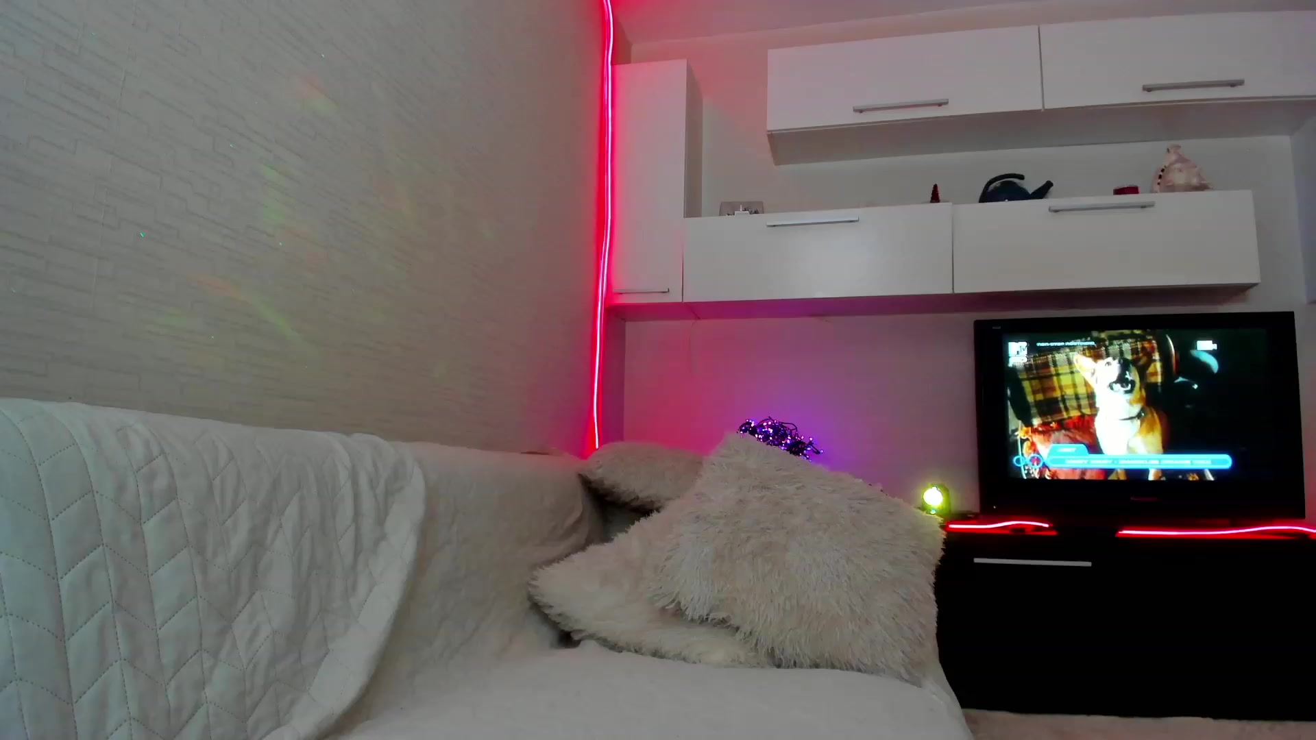 Gallery image thumbnail from SmileyTinaa's myfreecams stream on, 03/17/2023, 23:41 image 13 of 20