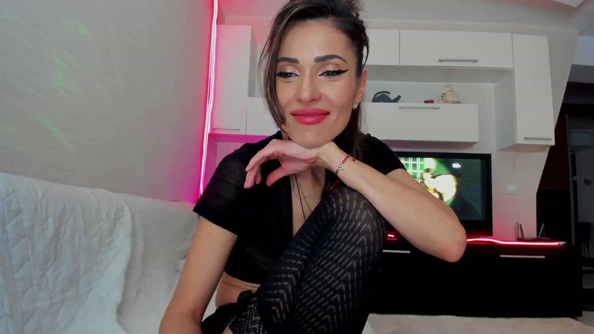Gallery image thumbnail from SmileyTinaa's myfreecams stream on, 03/18/2023, 24:05 image 10 of 20