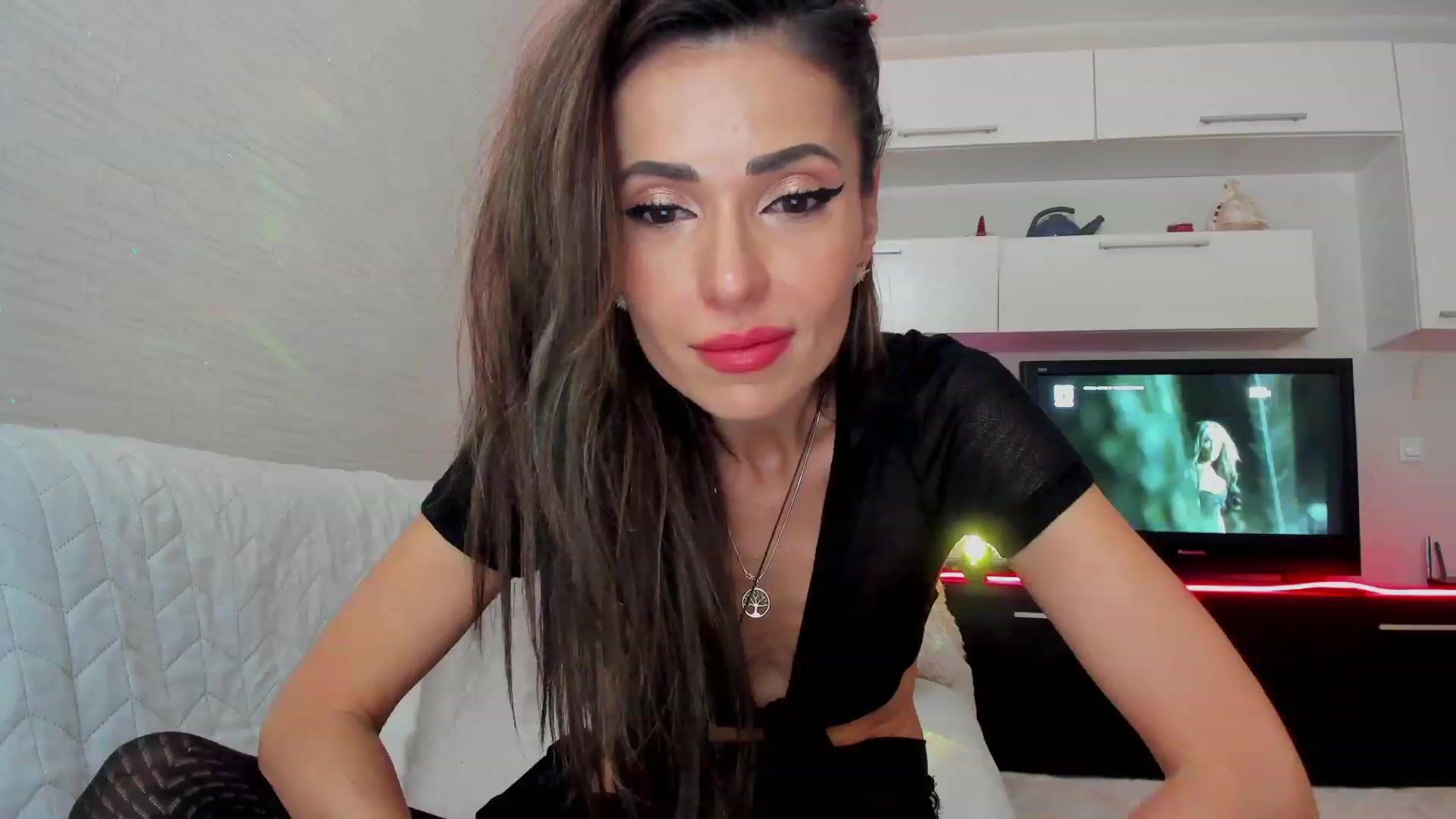 Gallery image thumbnail from SmileyTinaa's myfreecams stream on, 03/18/2023, 24:45 image 11 of 20