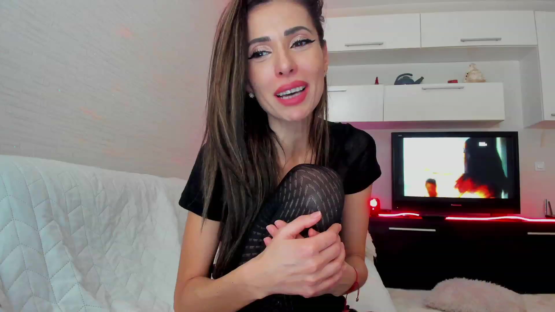 Gallery image thumbnail from SmileyTinaa's myfreecams stream on, 03/18/2023, 02:36 image 18 of 20