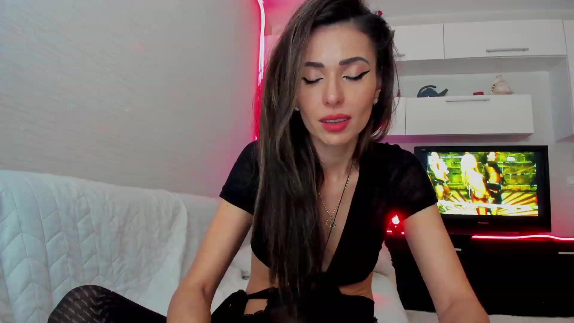 Gallery image thumbnail from SmileyTinaa's myfreecams stream on, 03/18/2023, 02:36 image 1 of 20