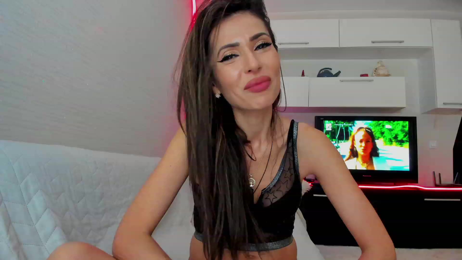 Gallery image thumbnail from SmileyTinaa's myfreecams stream on, 03/21/2023, 23:56 image 7 of 20
