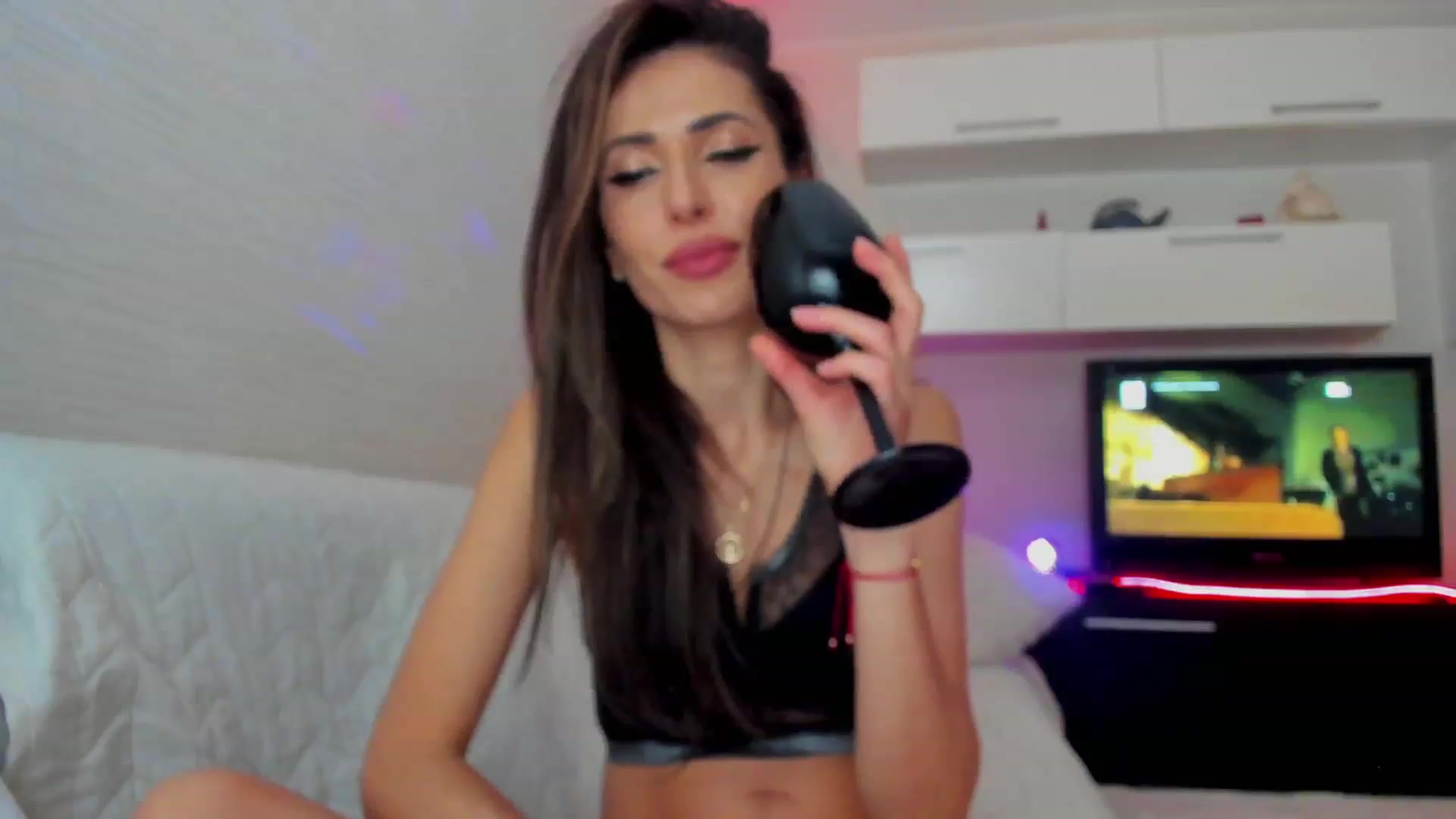 Gallery image thumbnail from SmileyTinaa's myfreecams stream on, 03/22/2023, 02:39 image 5 of 20