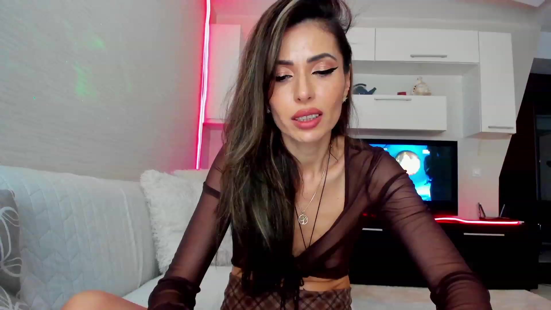 Gallery image thumbnail from SmileyTinaa's myfreecams stream on, 03/22/2023, 23:59 image 1 of 20
