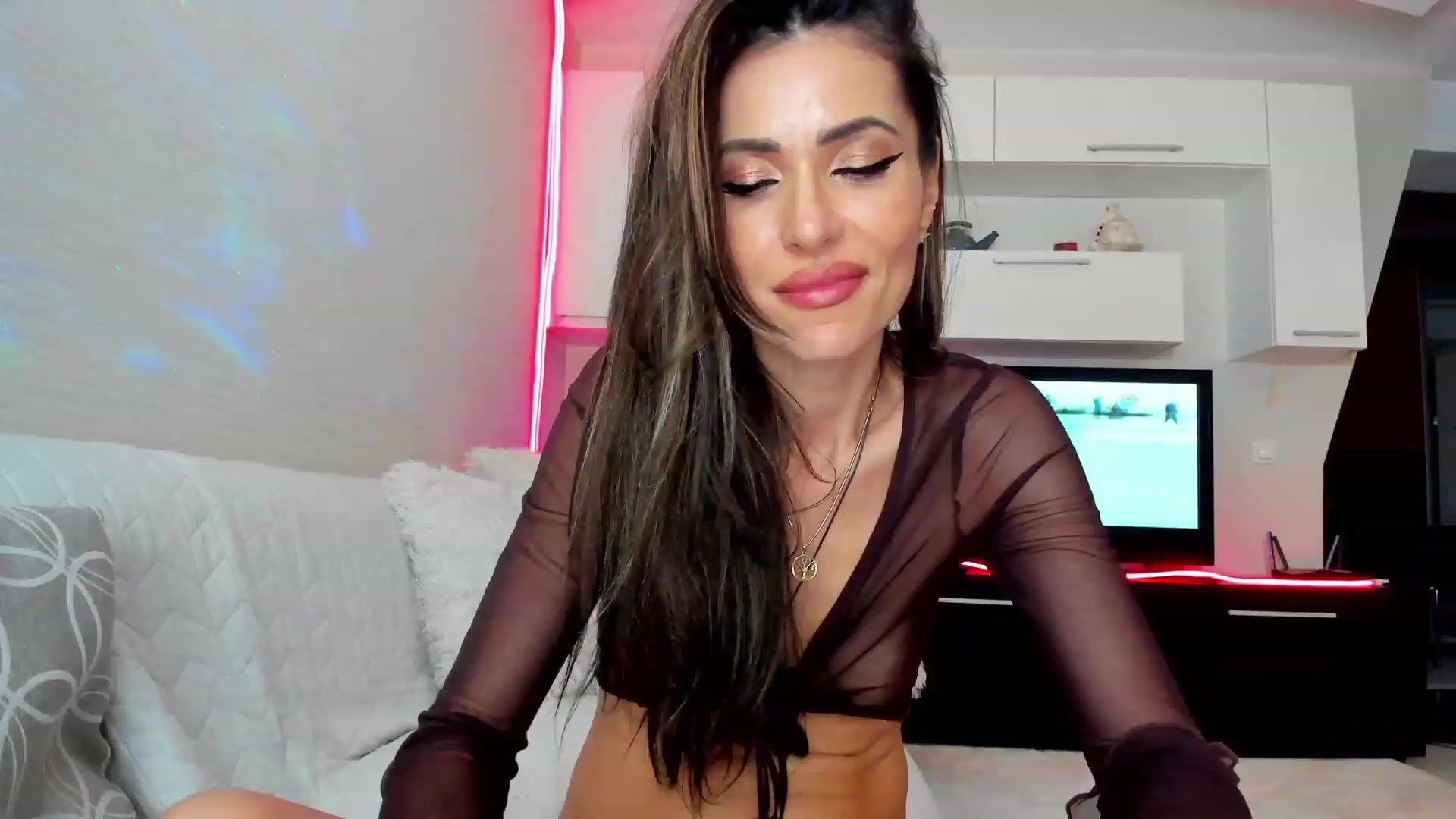 Gallery image thumbnail from SmileyTinaa's myfreecams stream on, 03/23/2023, 04:12 image 5 of 20