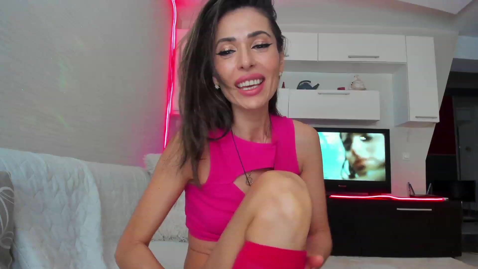 Gallery image thumbnail from SmileyTinaa's myfreecams stream on, 03/24/2023, 24:00 image 7 of 20