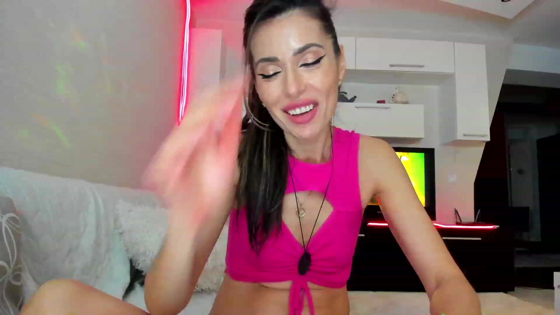 Gallery image thumbnail from SmileyTinaa's myfreecams stream on, 03/24/2023, 04:18 image 18 of 20
