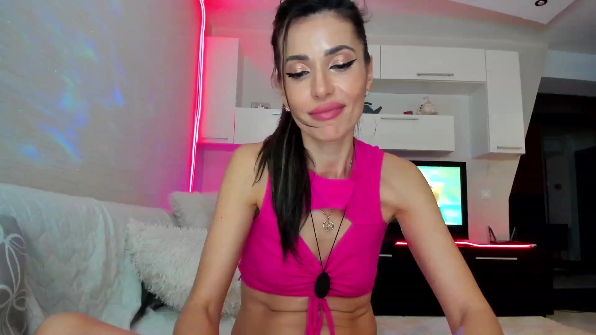 Gallery image thumbnail from SmileyTinaa's myfreecams stream on, 03/24/2023, 04:18 image 15 of 20