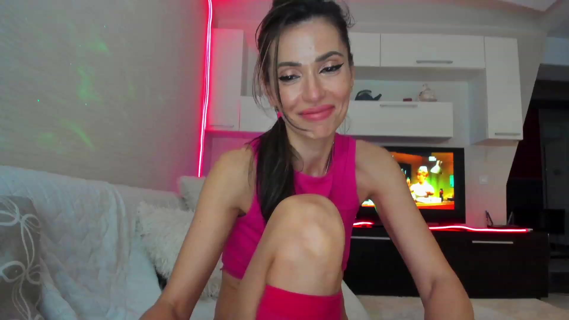 Gallery image thumbnail from SmileyTinaa's myfreecams stream on, 03/24/2023, 05:38 image 16 of 20