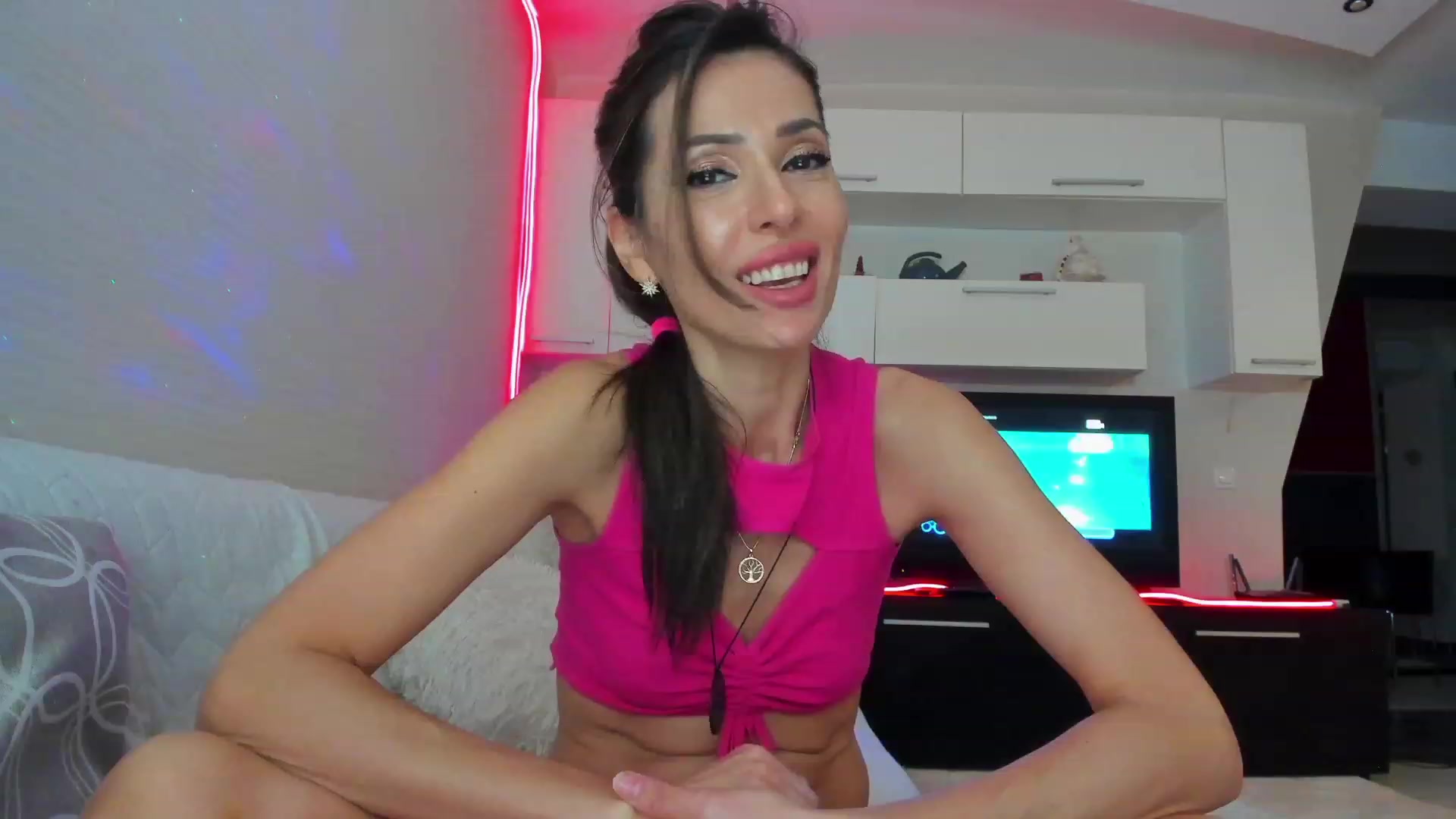 Gallery image thumbnail from SmileyTinaa's myfreecams stream on, 03/24/2023, 07:17 image 1 of 20