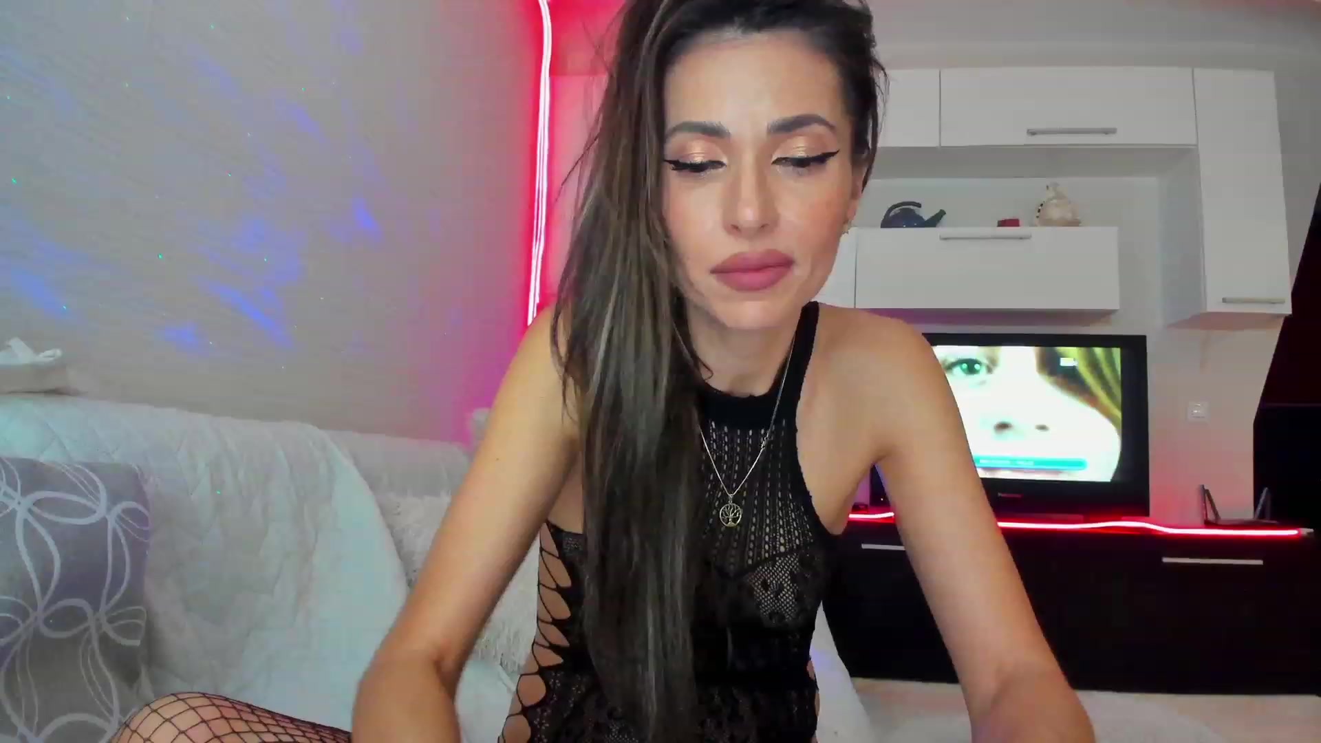 Gallery image thumbnail from SmileyTinaa's myfreecams stream on, 03/25/2023, 24:05 image 17 of 20