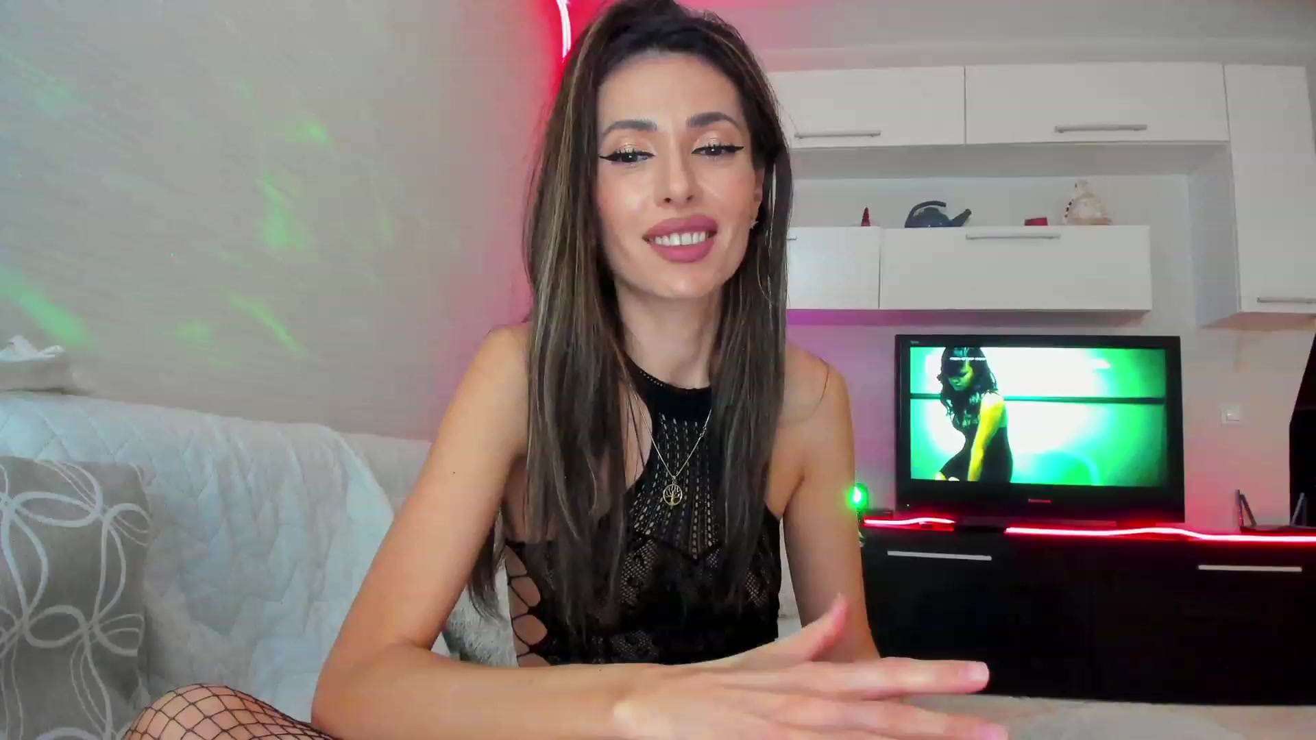 Gallery image thumbnail from SmileyTinaa's myfreecams stream on, 03/25/2023, 24:05 image 11 of 20