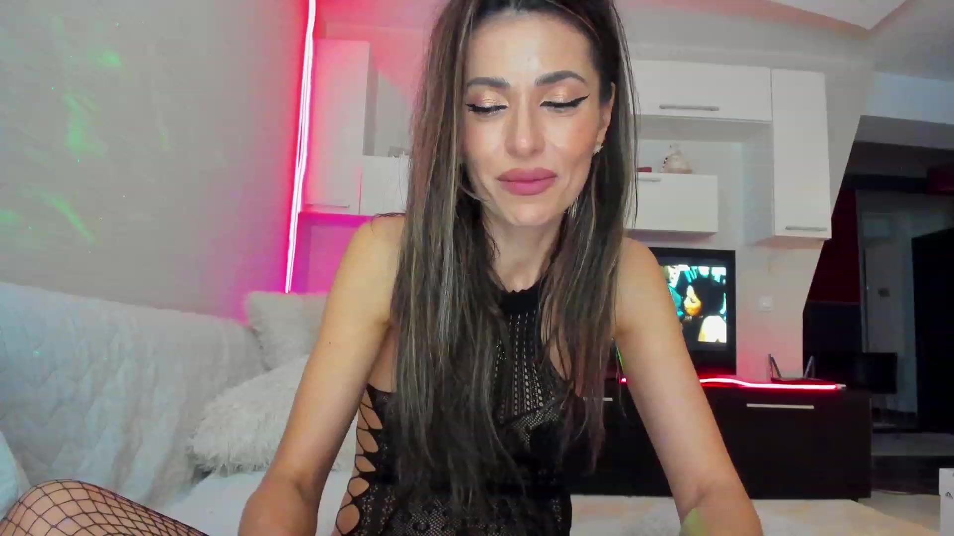 Gallery image thumbnail from SmileyTinaa's myfreecams stream on, 03/25/2023, 01:51 image 1 of 20