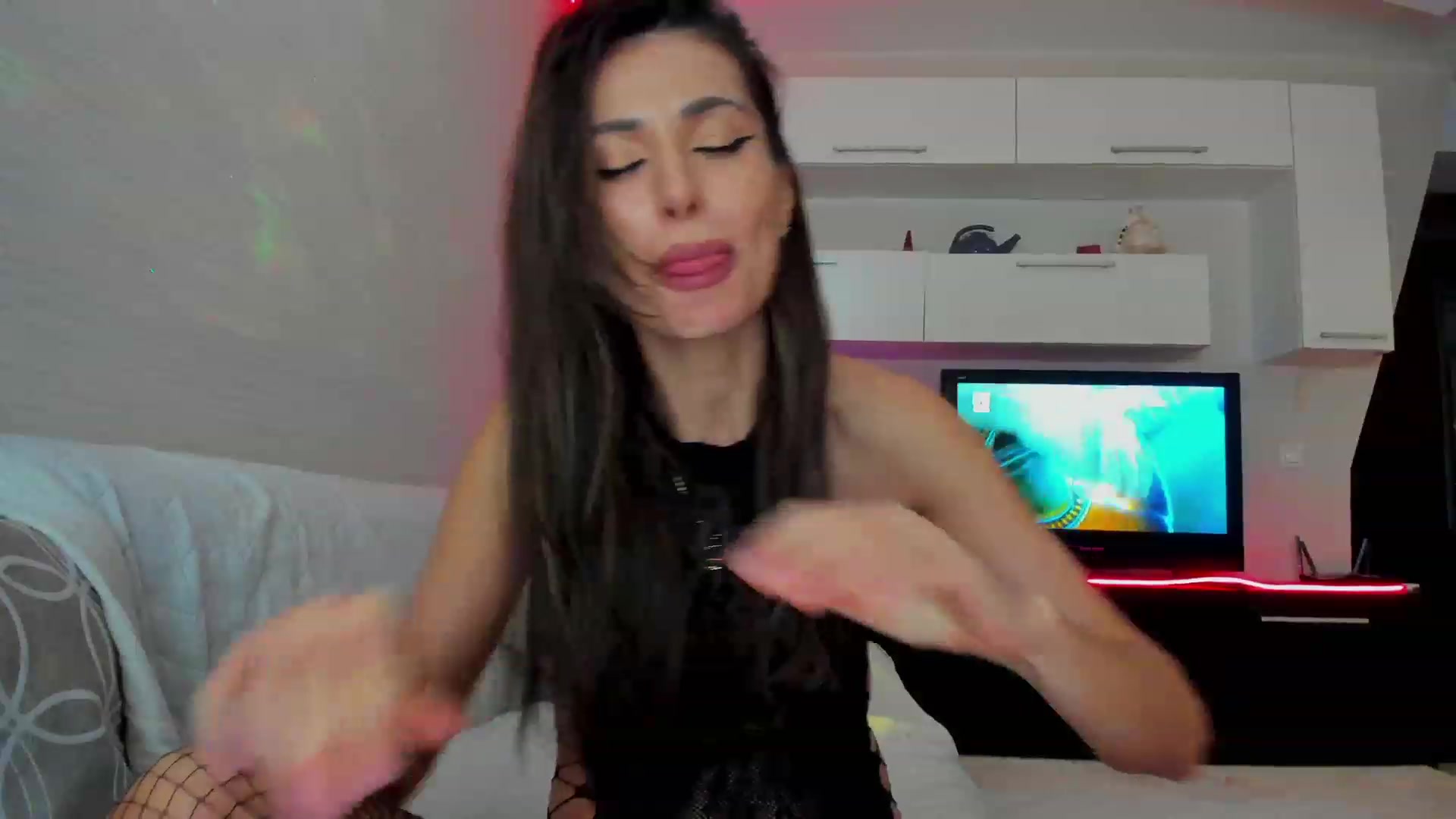 Gallery image thumbnail from SmileyTinaa's myfreecams stream on, 03/25/2023, 07:10 image 8 of 20