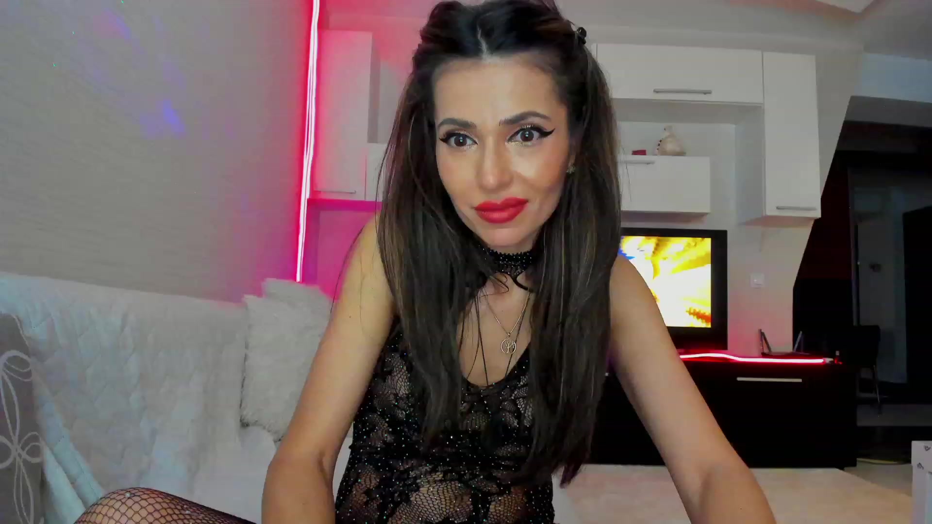 Gallery image thumbnail from SmileyTinaa's myfreecams stream on, 03/28/2023, 02:05 image 19 of 20