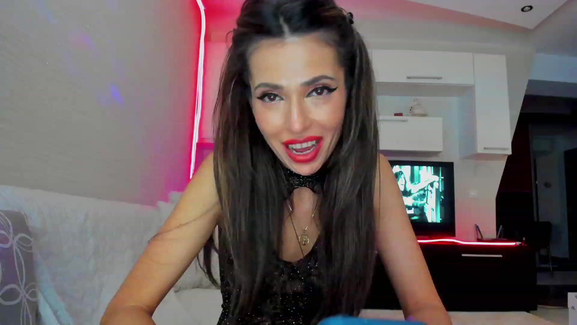 Gallery image thumbnail from SmileyTinaa's myfreecams stream on, 03/28/2023, 02:21 image 7 of 20